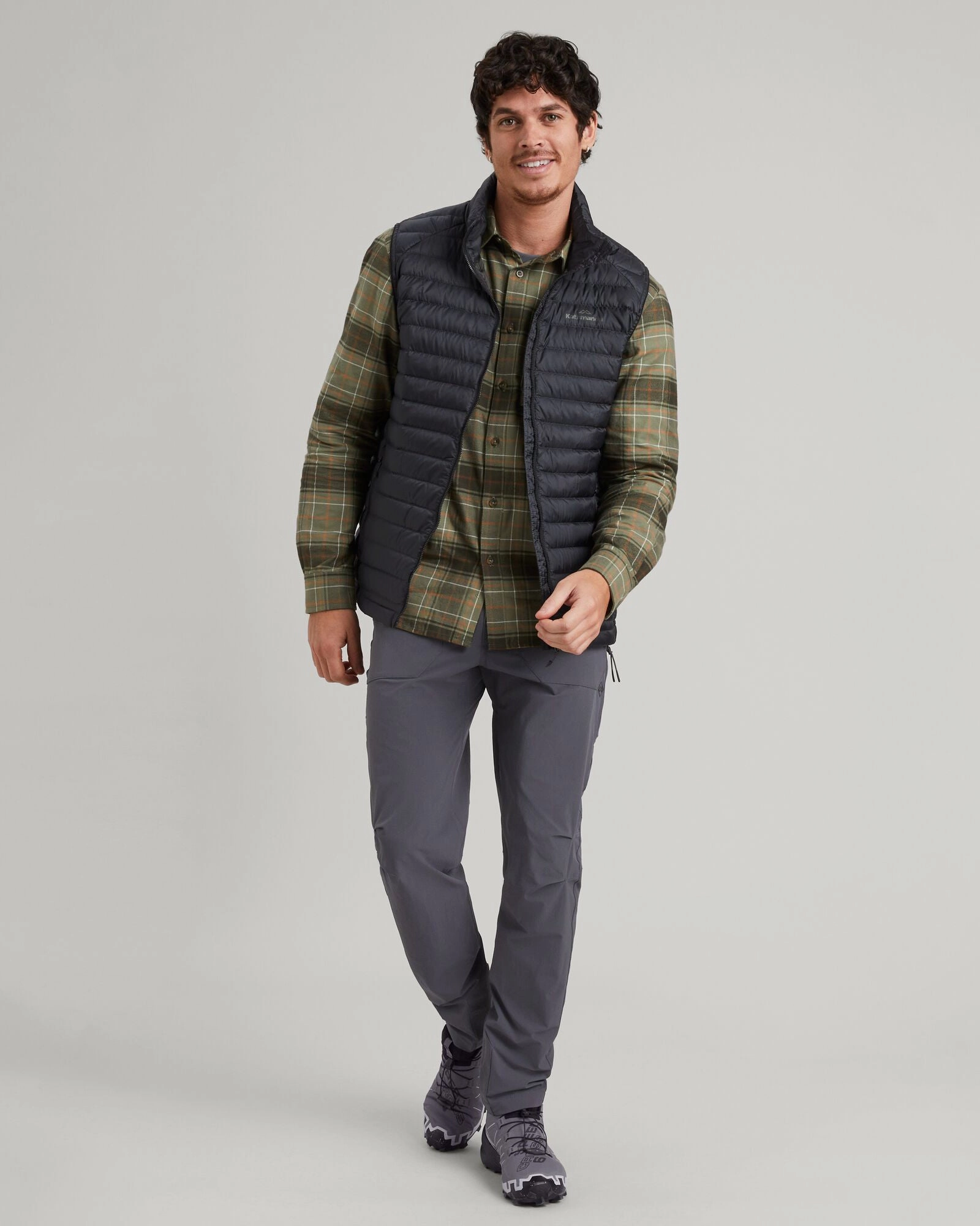 Layered Neckline Reinforced Shoulder Panels Men's Heli R Down Vest - Black Stingray