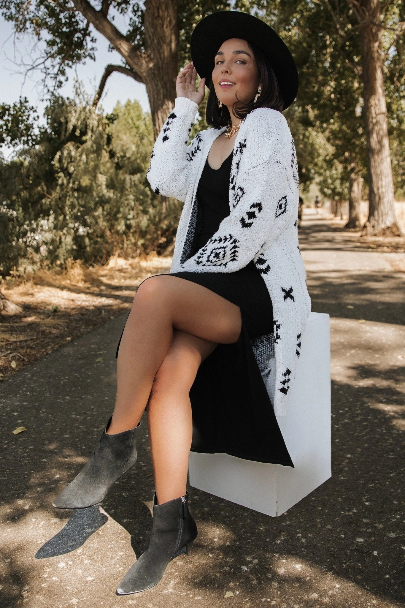 Effortless Comfort Missoula Oversized Cardigan | Off White   Black