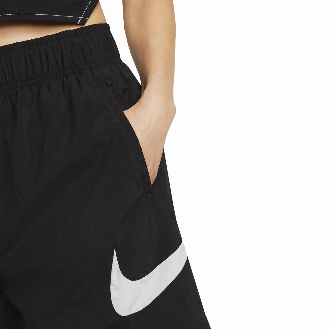 LightweightWeave Nike - Women's NSW Essential Woven Shorts (DM6739 010)