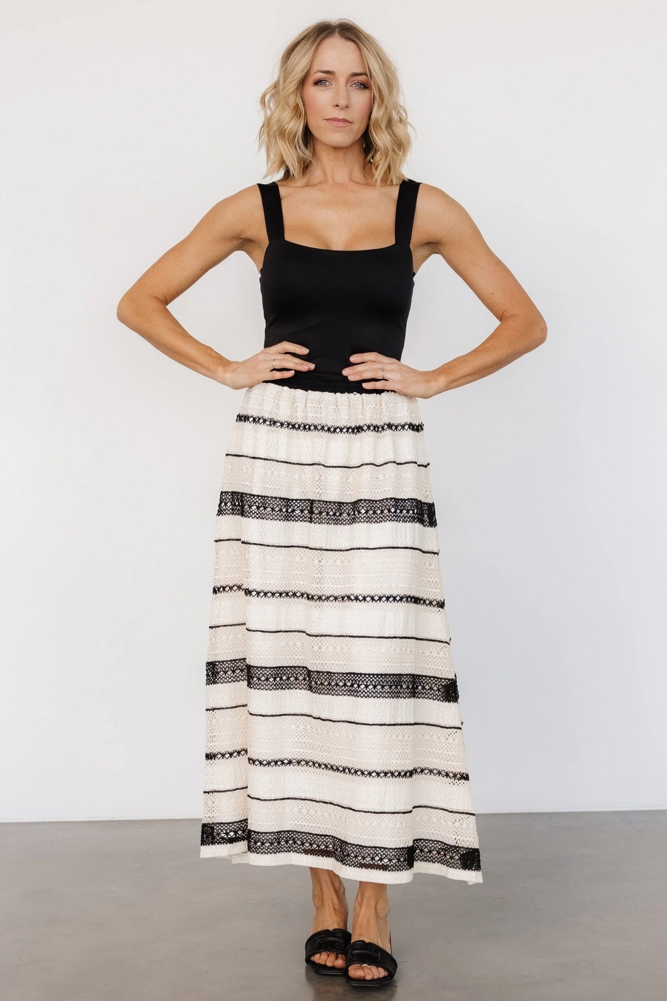 Embroidered Detail Outfit Moodset Alondra Woven Skirt | Cream   Black