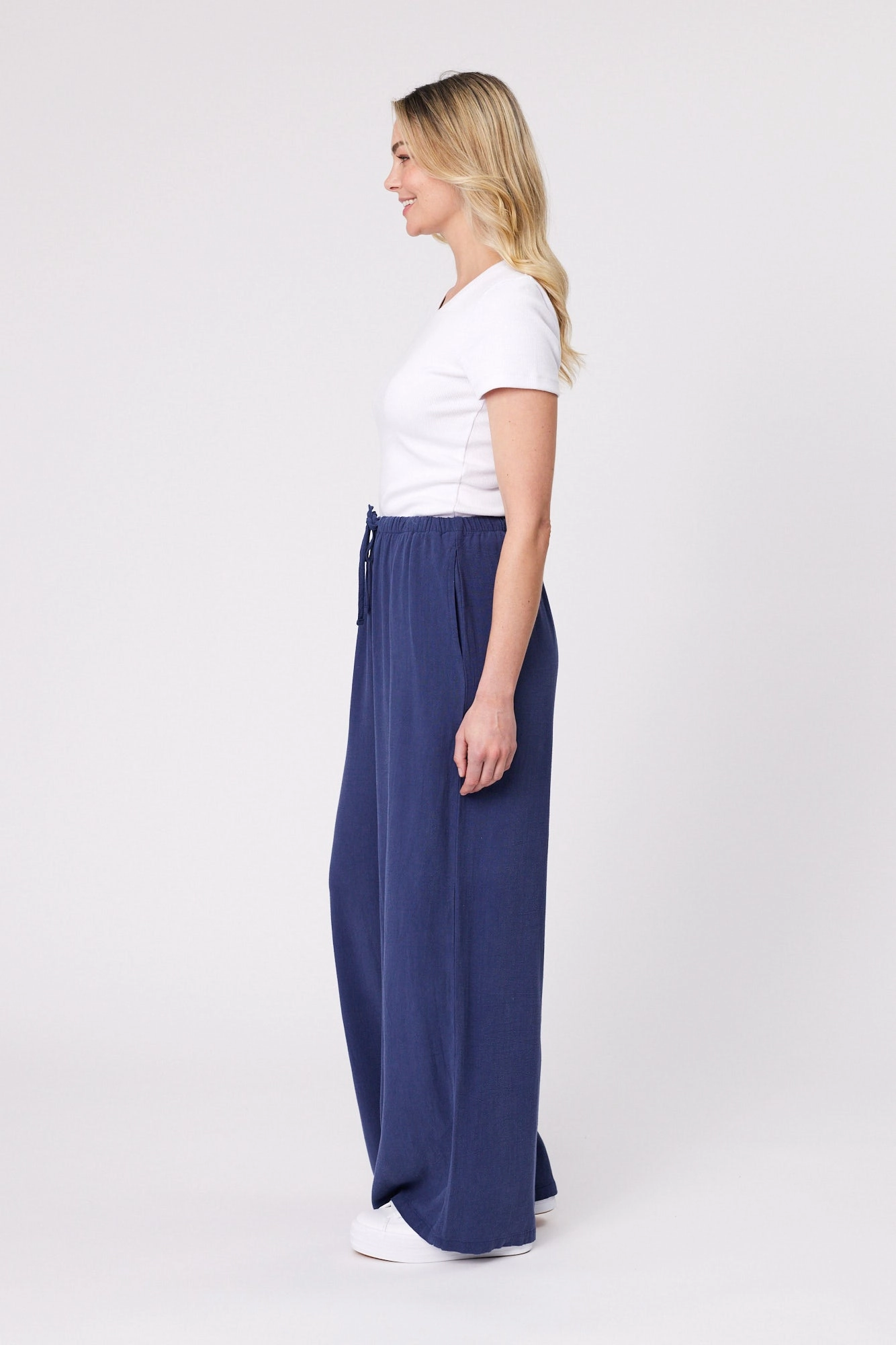 Shine On Essentials Woven Pant Navy Comfortable Design Balanced Comfort