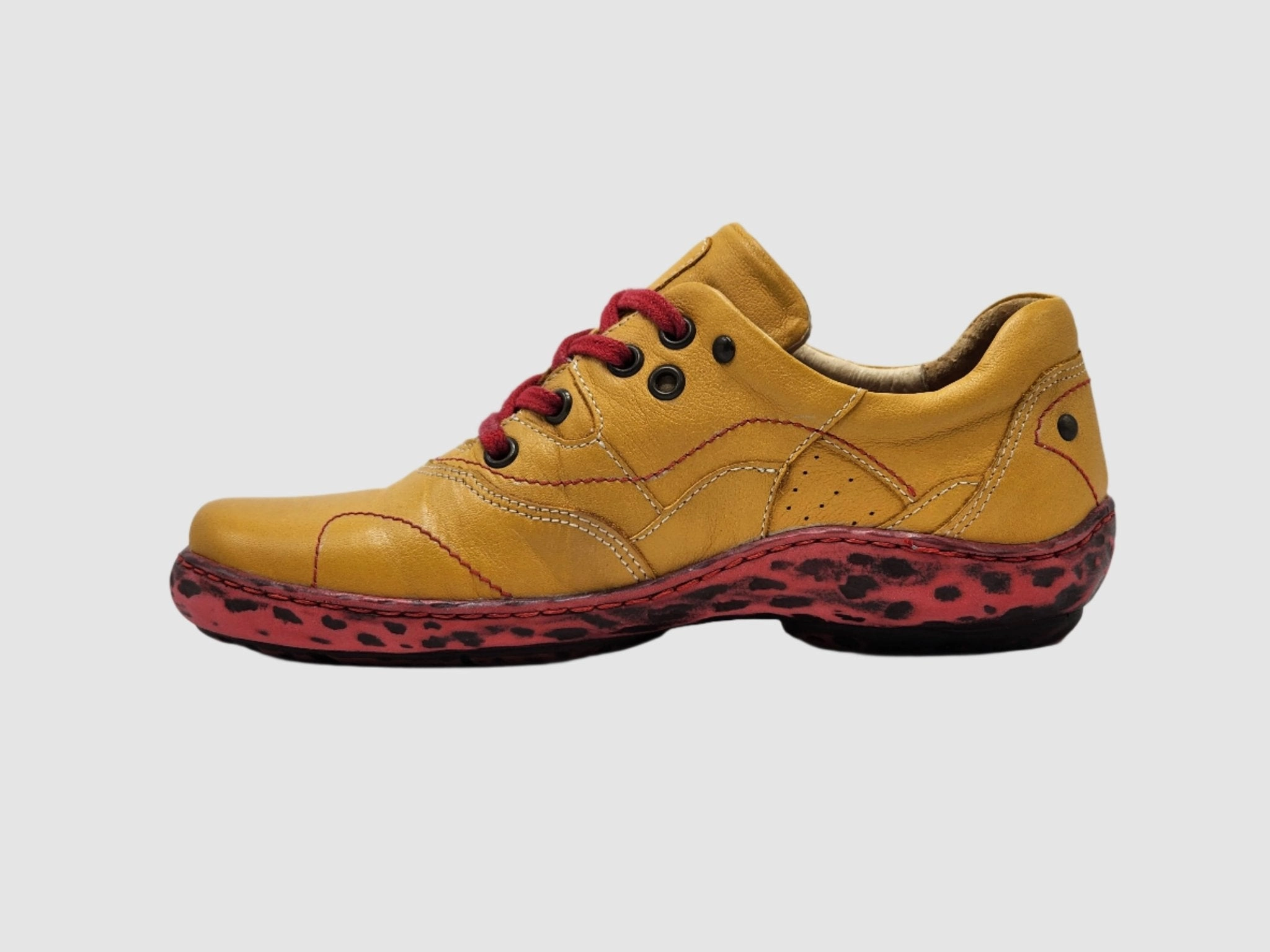 Women's Summertime Shoes - Yellow/Red Ankle Collars