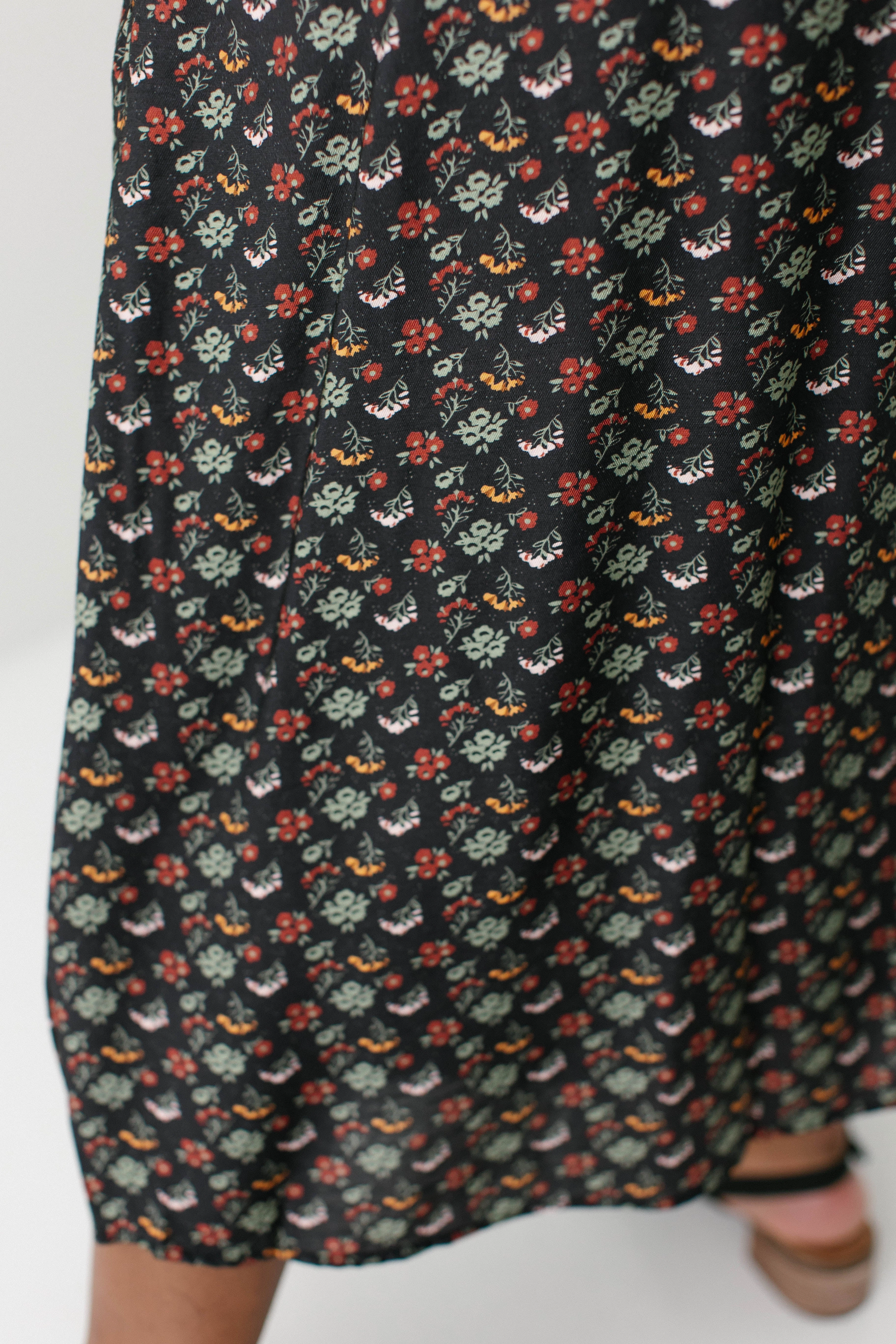 Flexible Material 'Evangeline' Heritage Floral Midi Slip Skirt