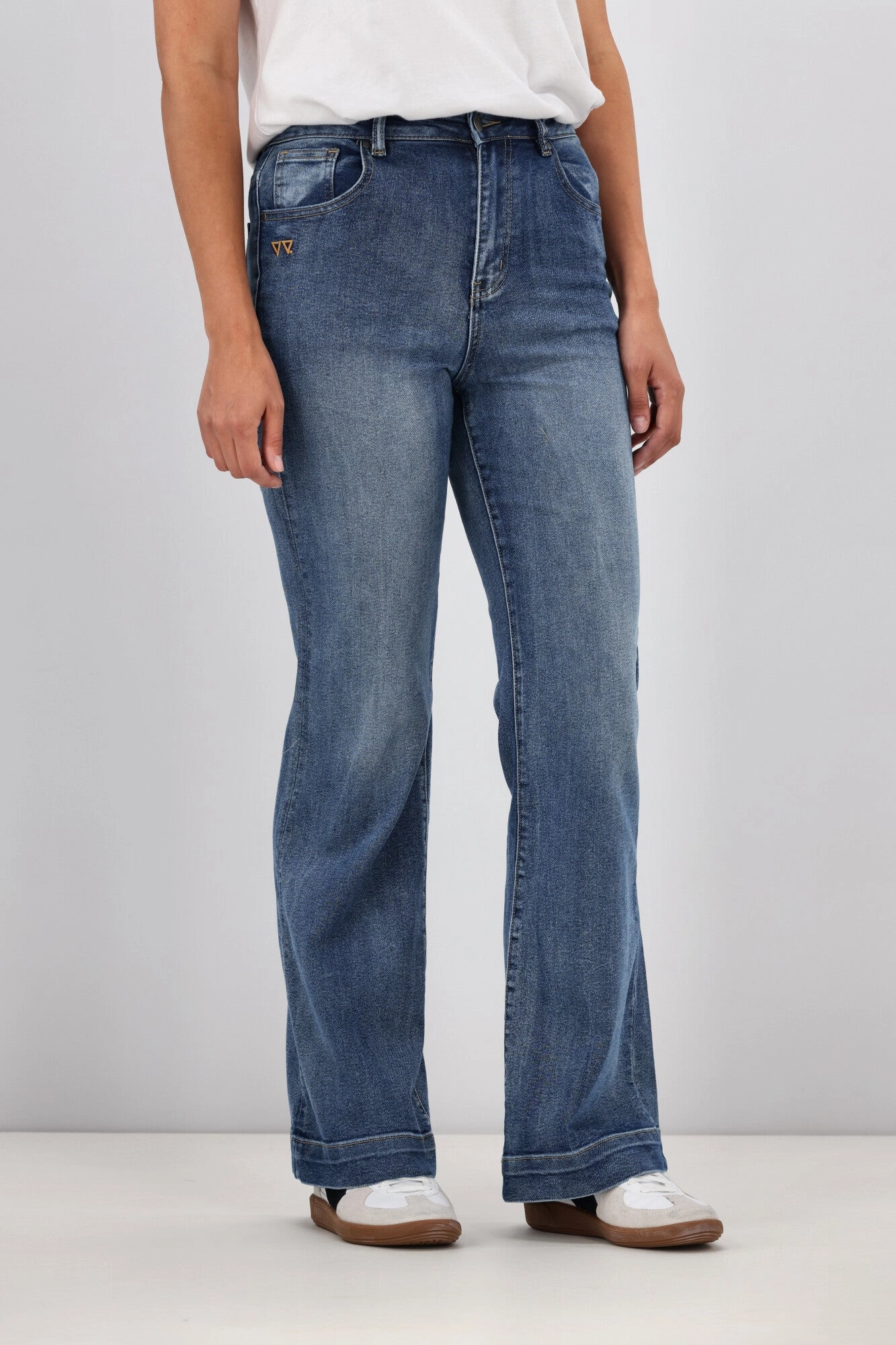 Daily Comfort Shine On Label Braxton Flare Jean Indigo