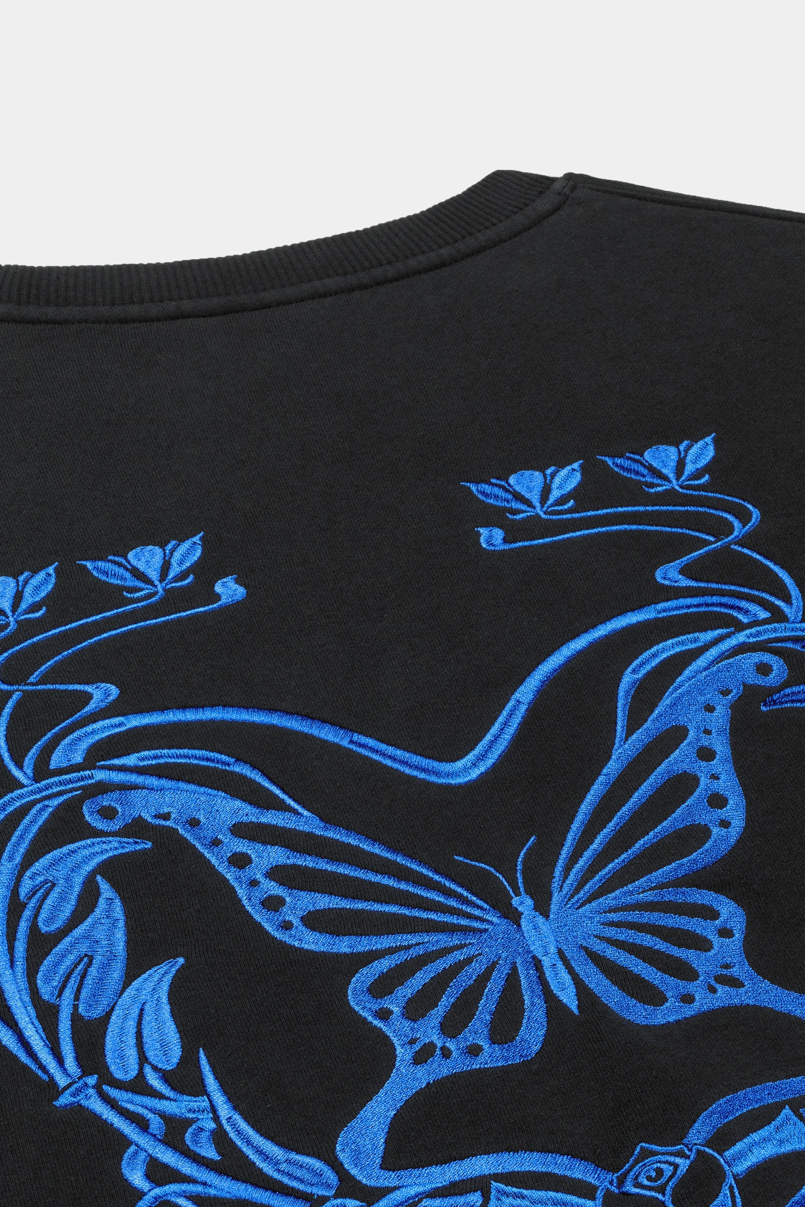 BUTTERFLY CONTRAST SWEATSHIRT Everyday Ease