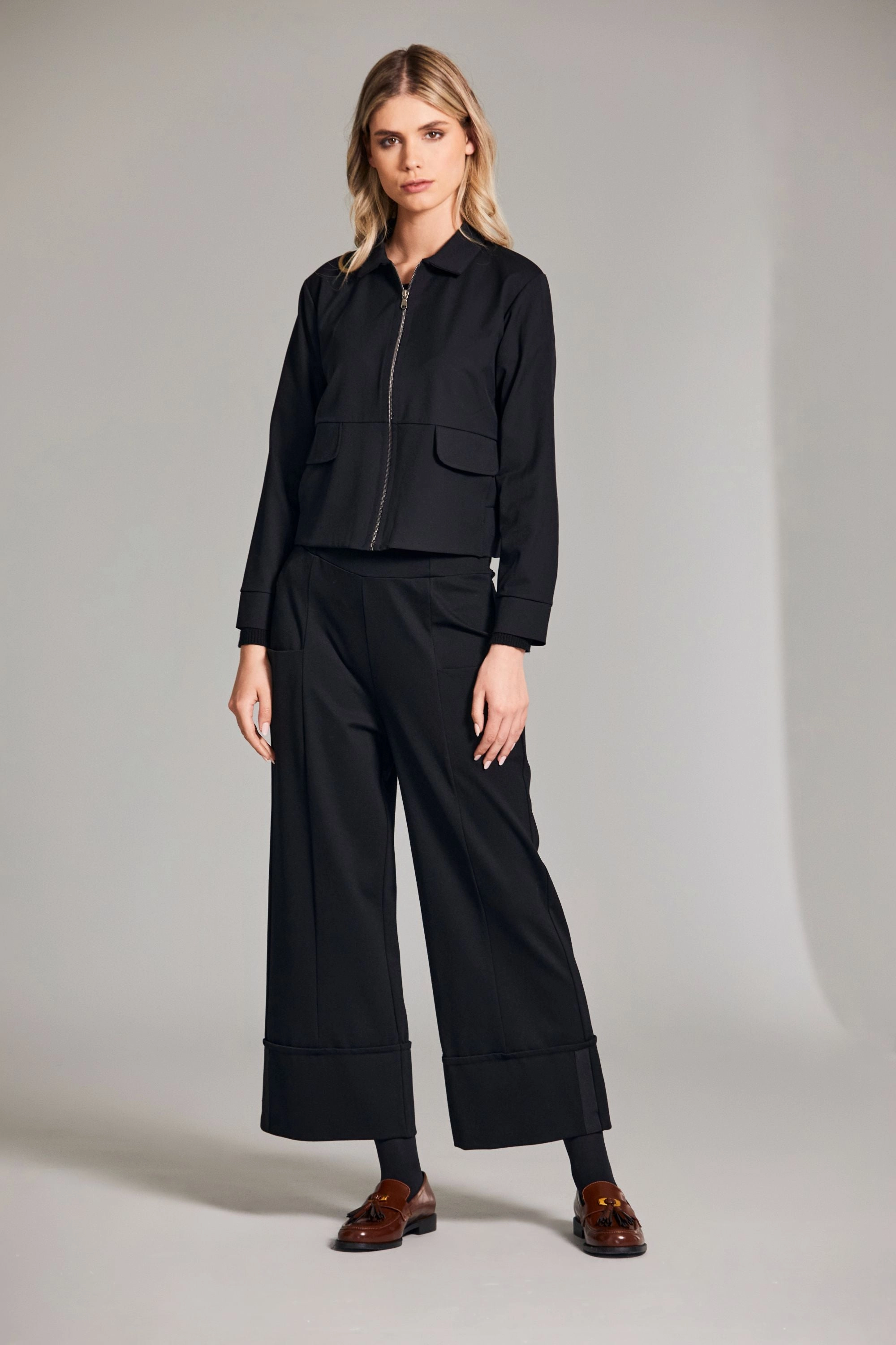 Minimal Comfort Peruzzi - W24144 Wide Leg Crop Pant