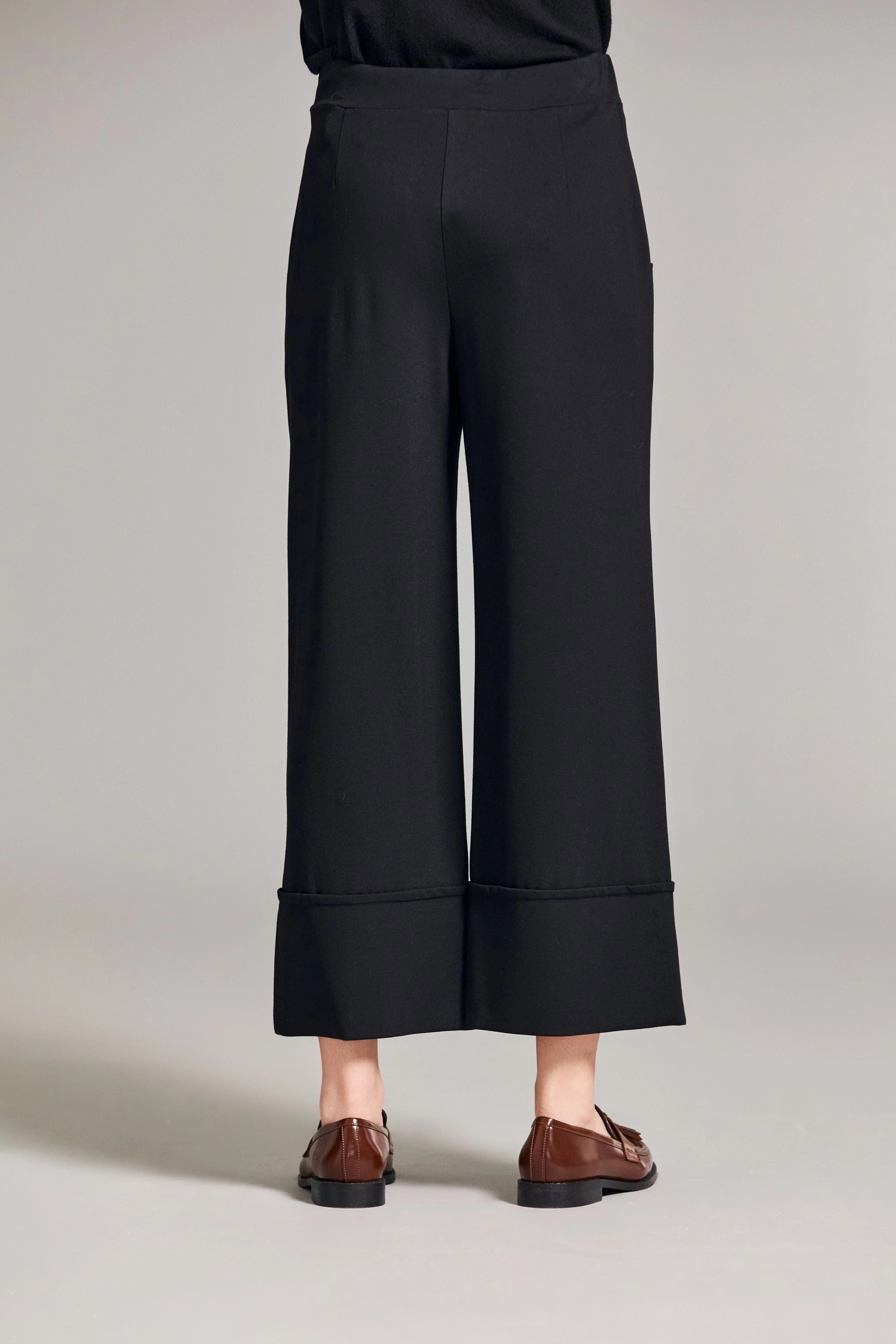 DurableConstruction Movement Ready Peruzzi - W24144 Wide Leg Crop Pant