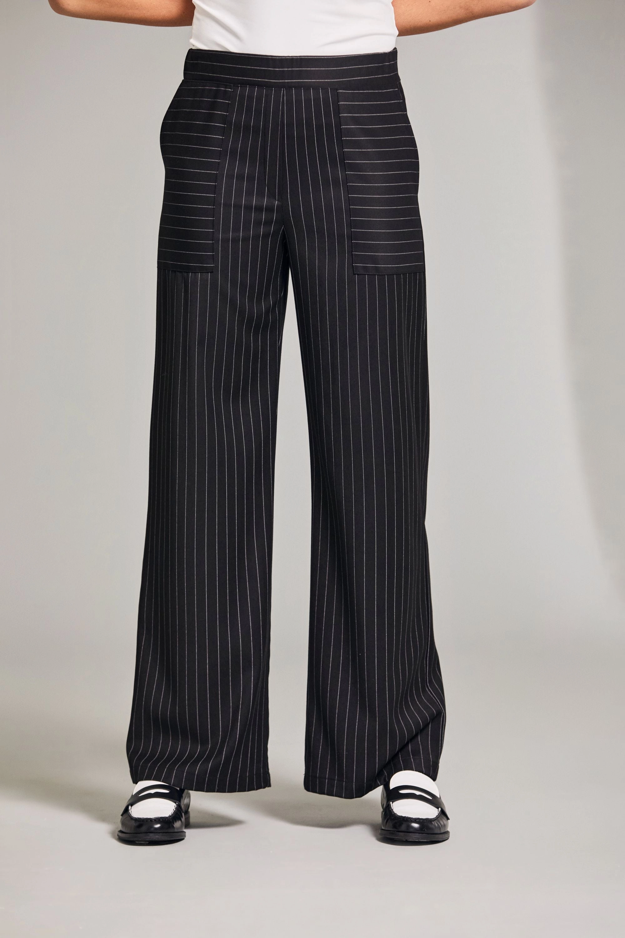 Peruzzi - W24213 Pinstripe Pant Quick Comfort Urban Look