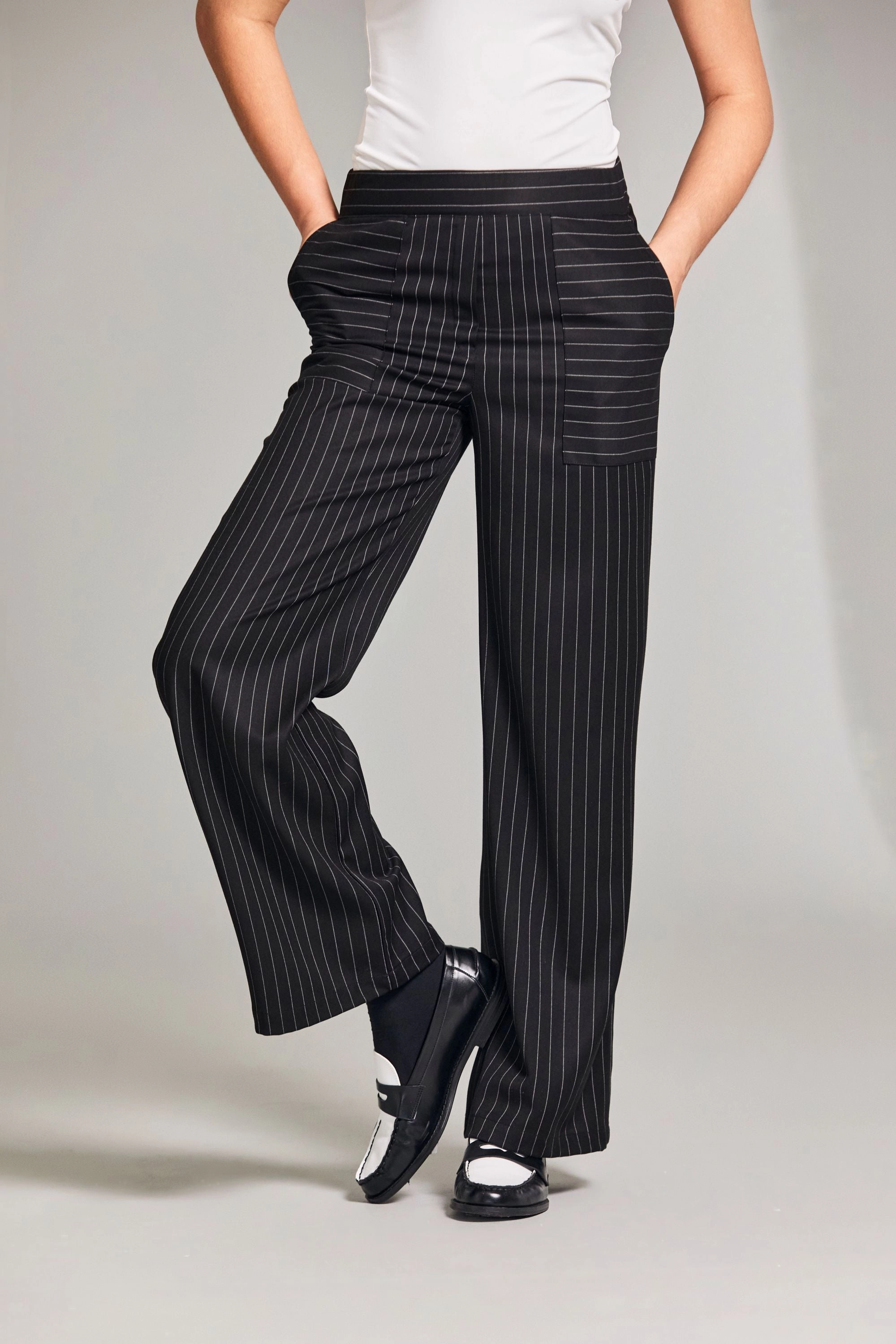 Peruzzi - W24213 Pinstripe Pant Perfect Length
