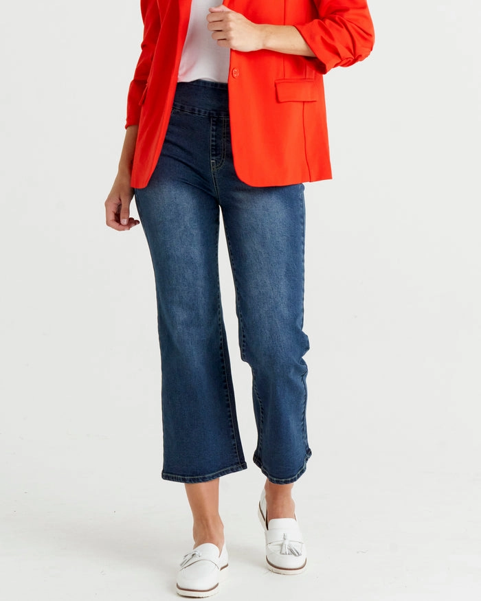 Sleek Active Wear Breathable and Soft Betty Basics Nicola Bootleg Jean Dark Denim