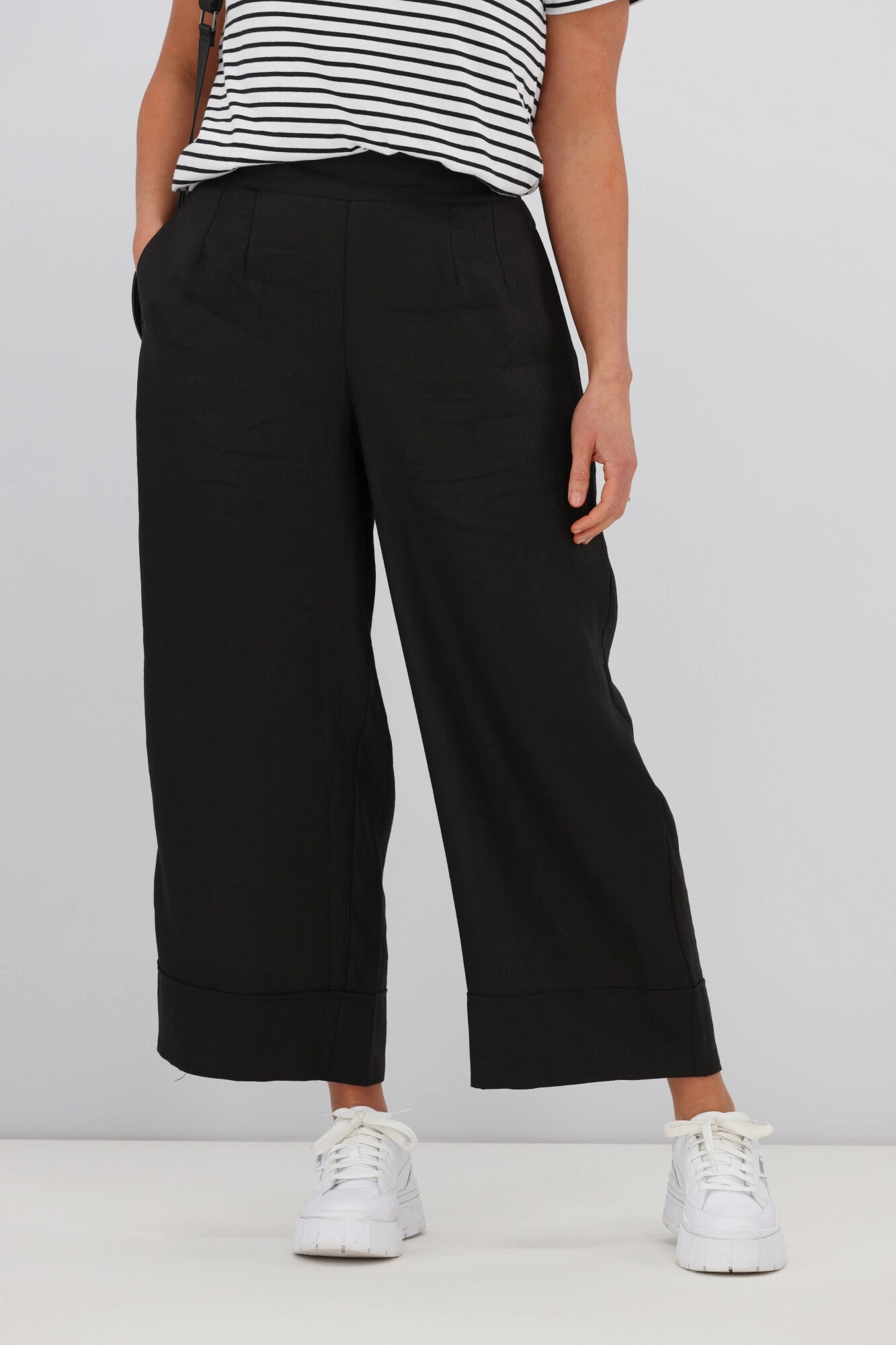 Flexible Wear Morning Stretch Tirelli Wide Leg Linen Pant Black