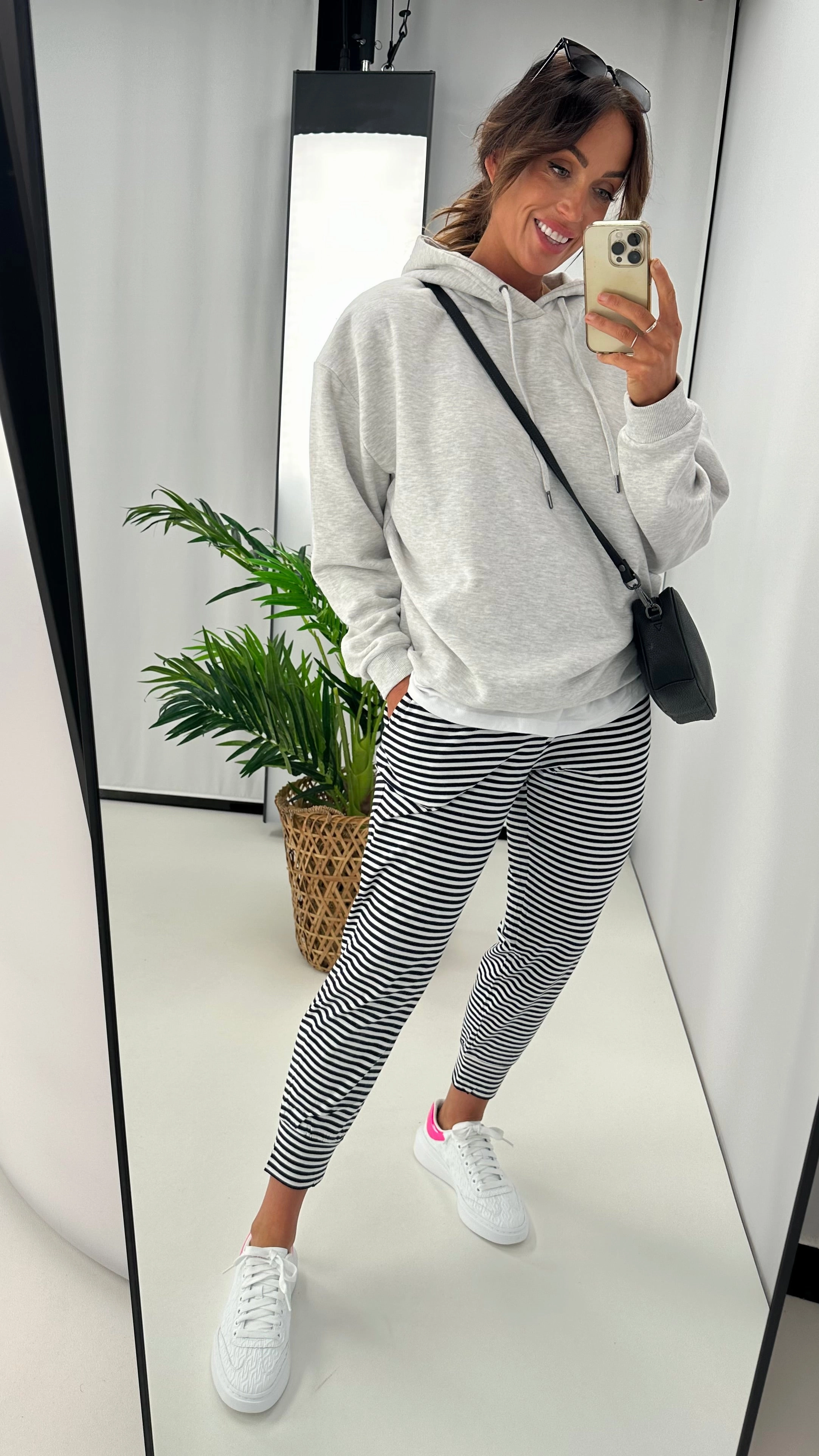 Silent Theory Falling Bricks Stripe Pant Navy Tight Shape