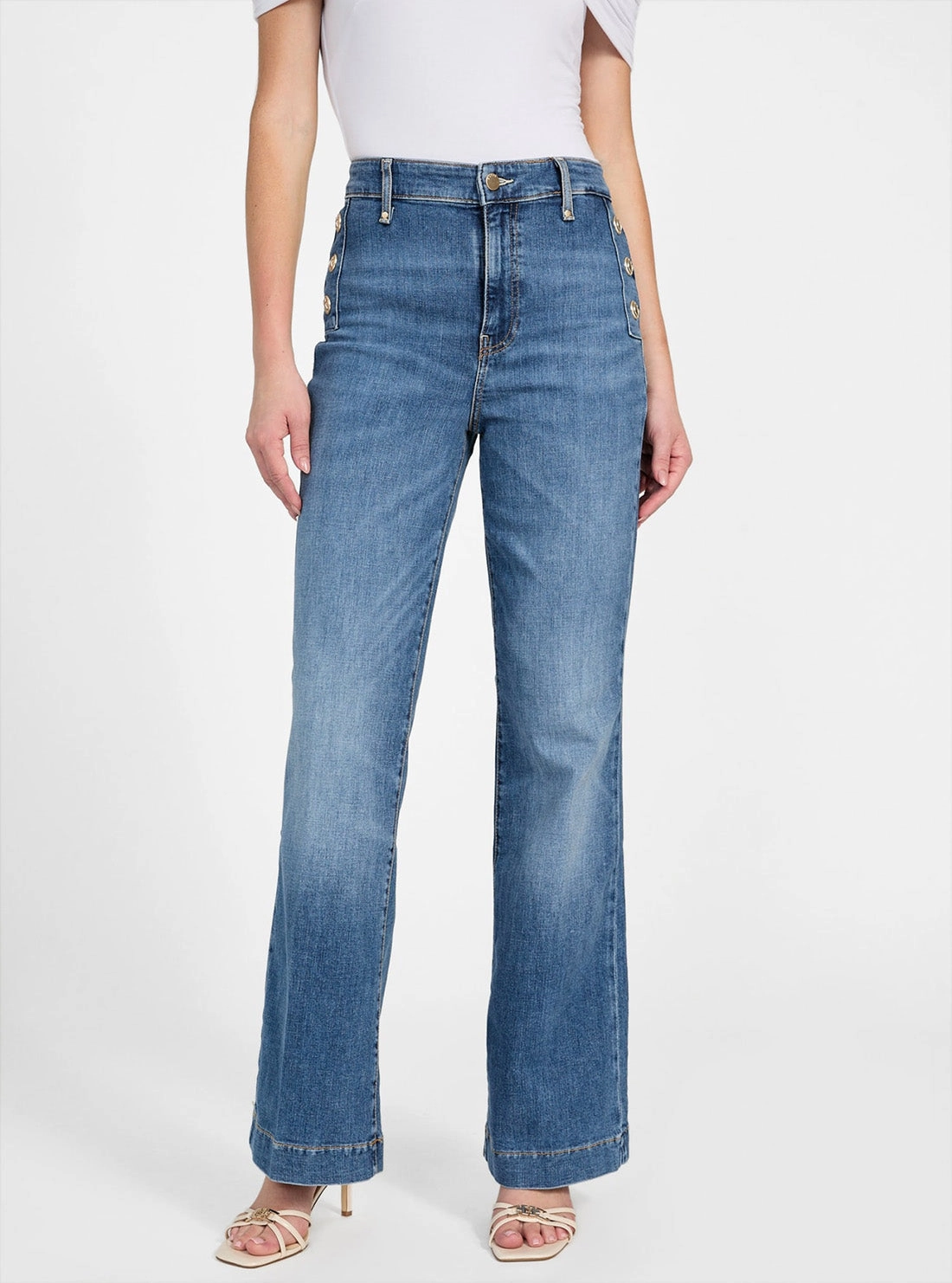 Durable Weave Weekend Style Rainy Day Eco High-Rise New Faye Straight Jeans in Medium Wash