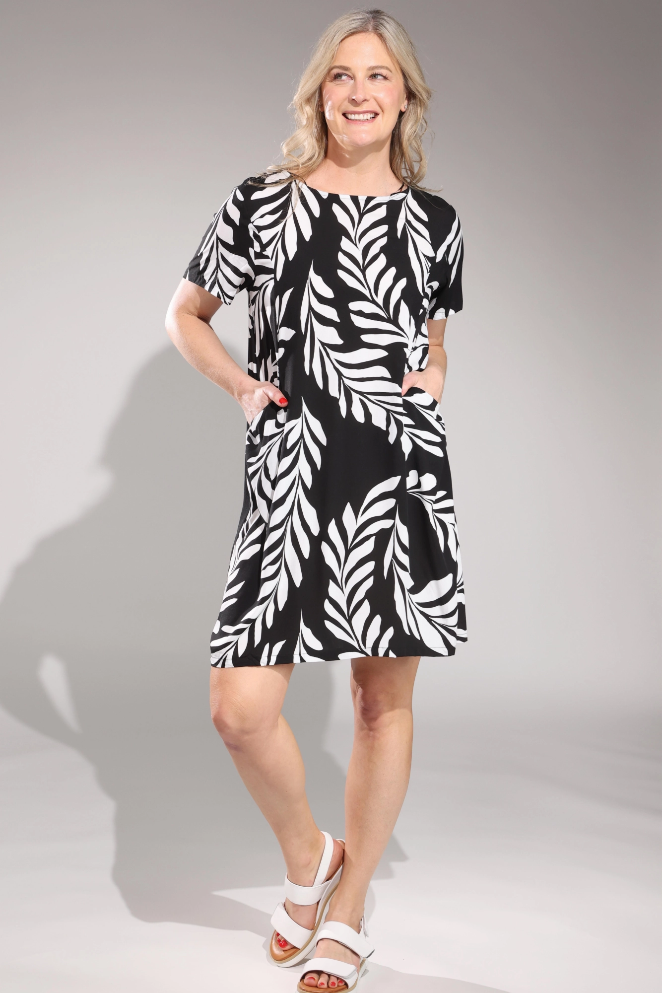 Round neck Dress with pockets | Black Ivory Fern | 3341A1 Happy Fit