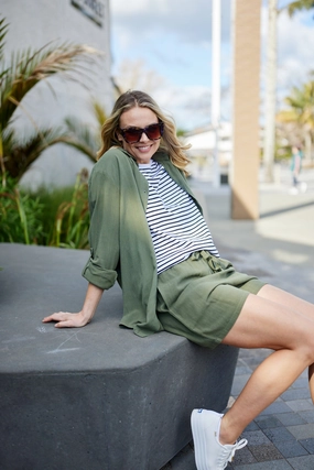 Shine On Essentials Shorts Khaki Linen shorts Easy Match