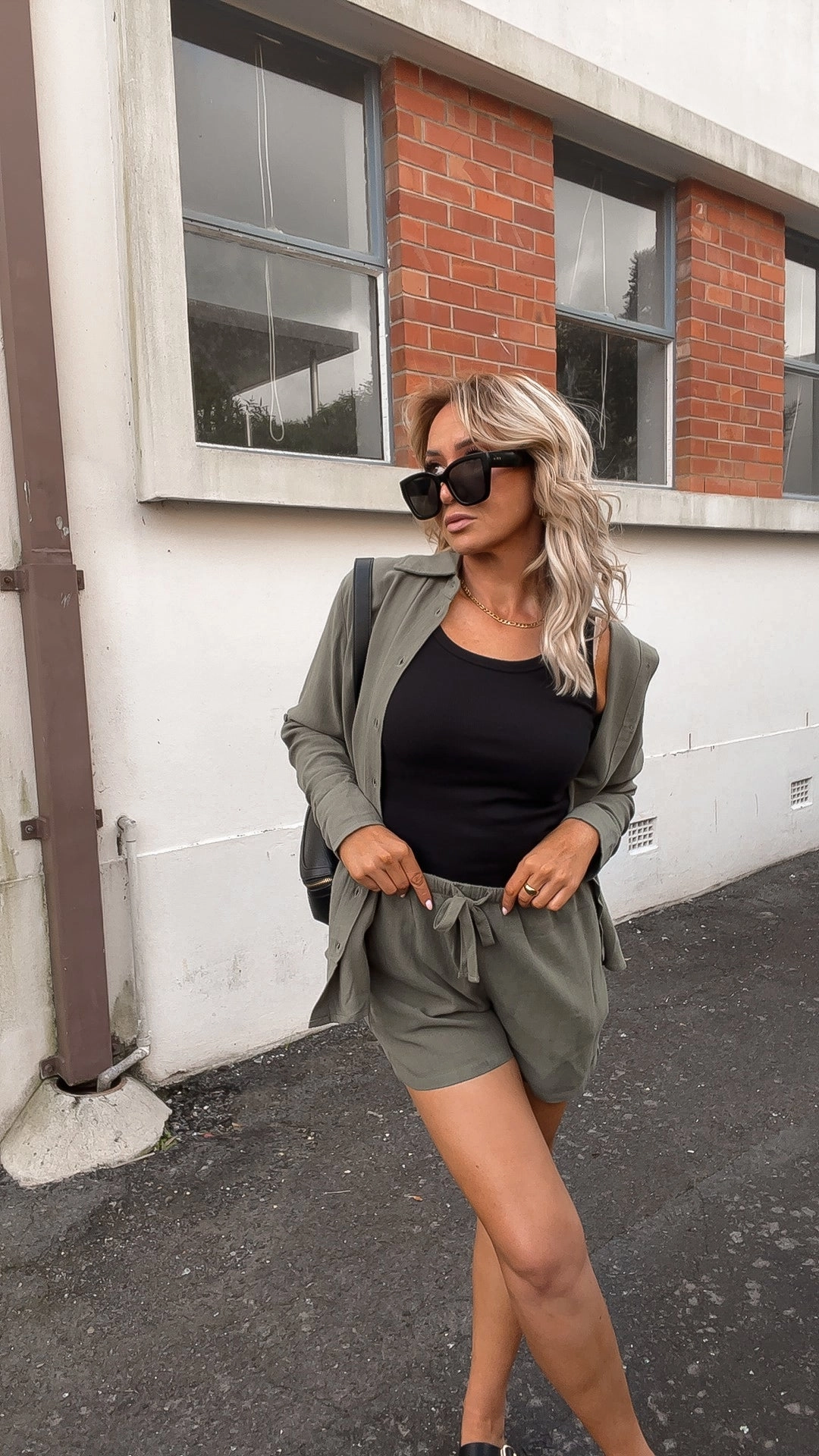 Shine On Essentials Shorts Khaki Freedom Flex men's option