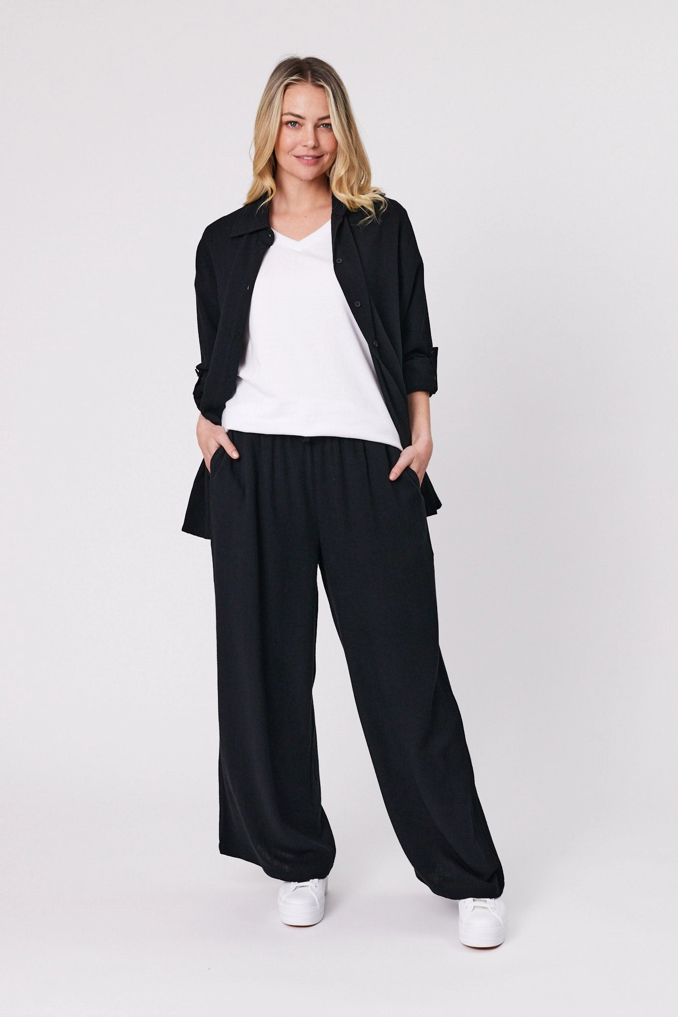 Shine On Essentials Woven Pant Black Quick Dry Minimalist Style