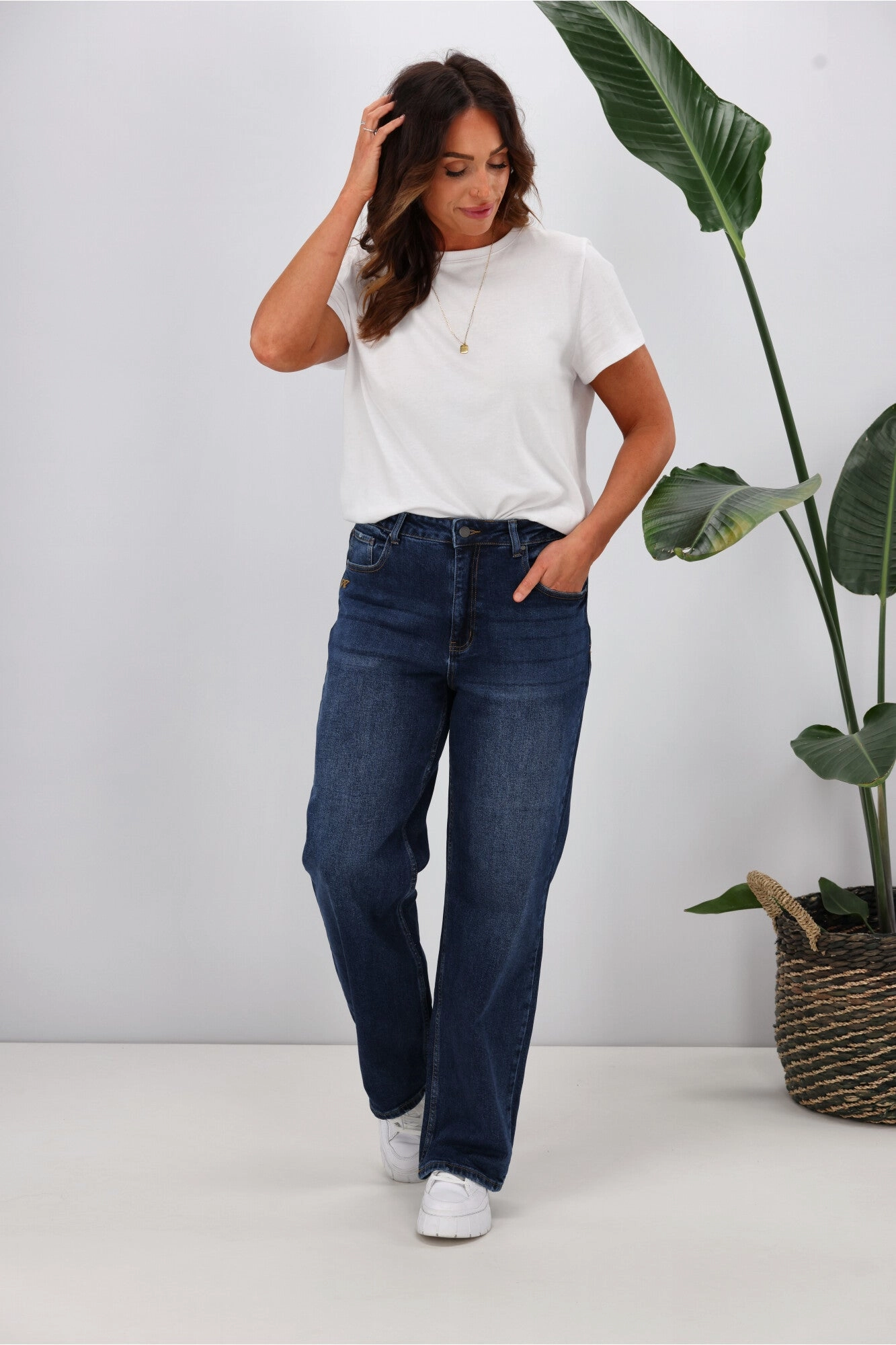 Lightweight Material Beginner Level Shine On Label Atlas Relaxed Fit Jean Indigo