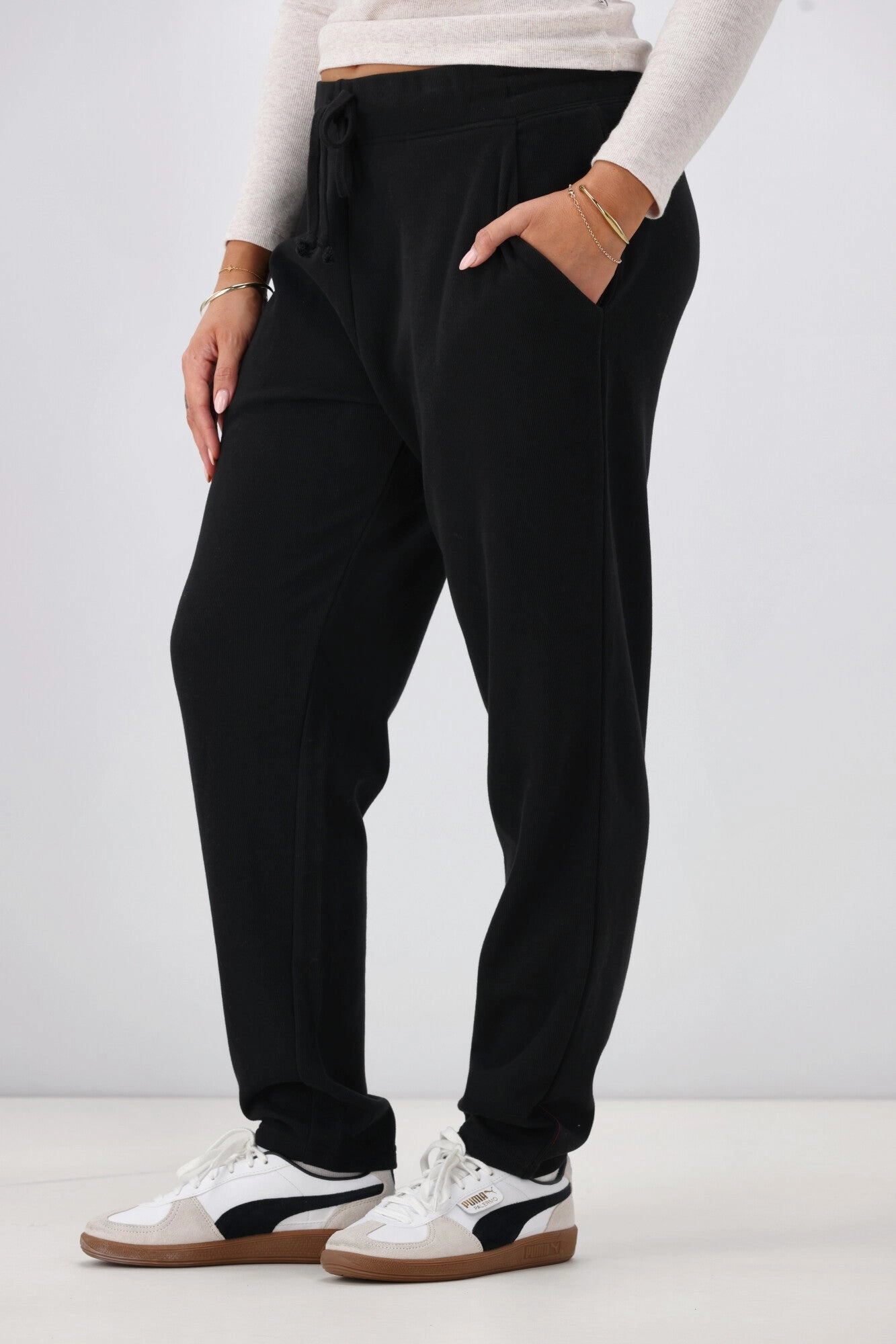 Shine On Label Chaylah Jogger Black Trendy Layer Quick Dry Minimalist Style