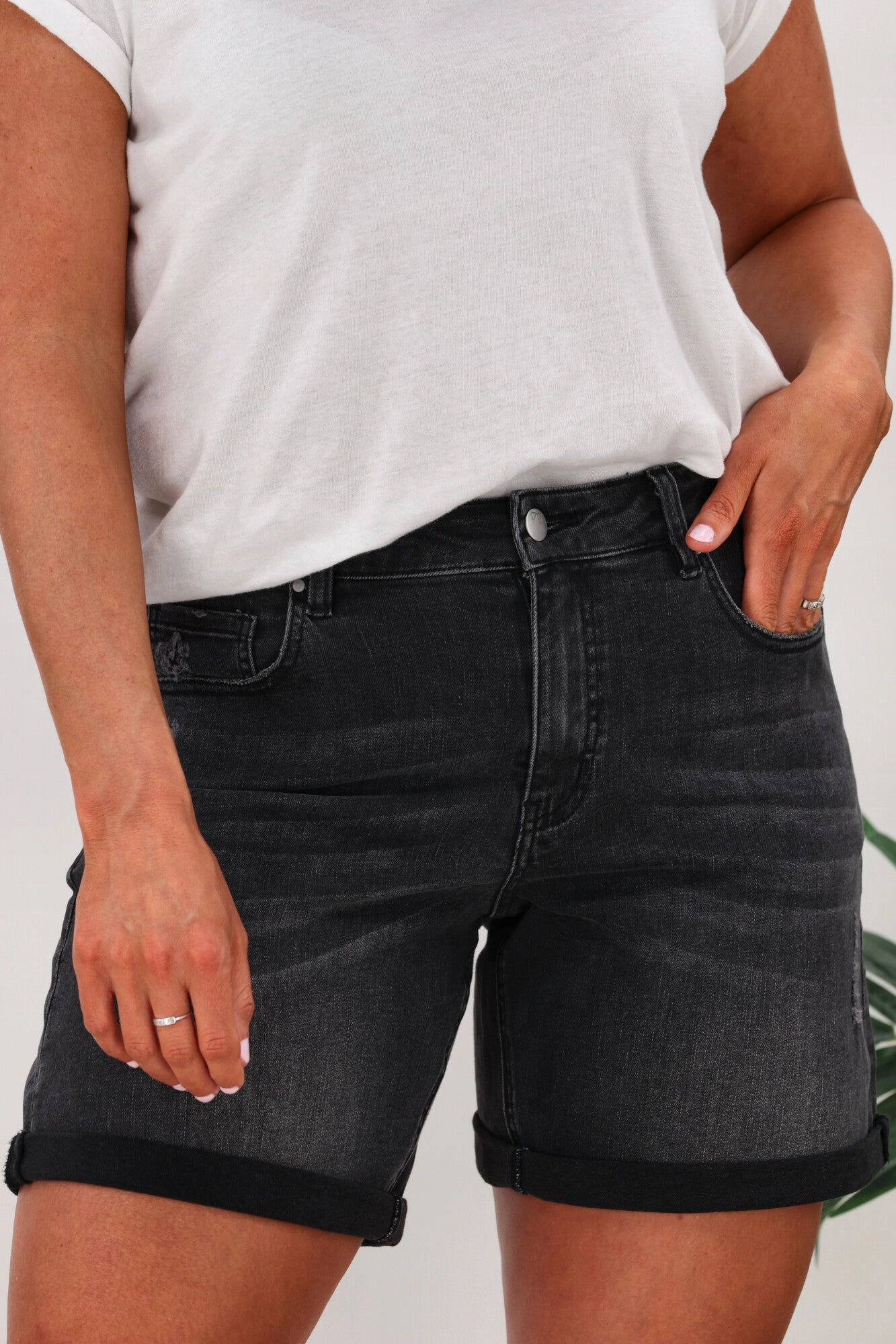 Shine On Label Kylo Distressed Denim Short Black Quick Action