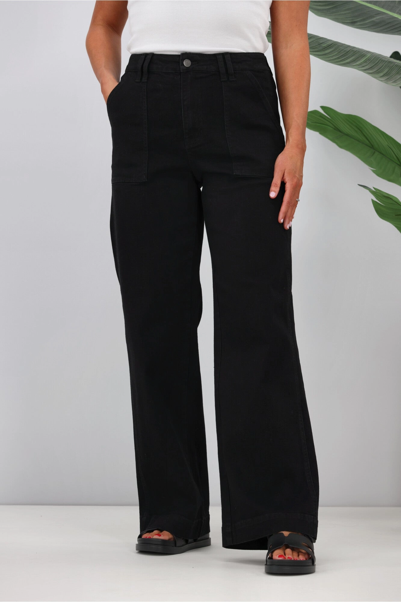 Shine On Label Noah Wide Leg Patch Pocket Jeans Black Chic And Relaxed