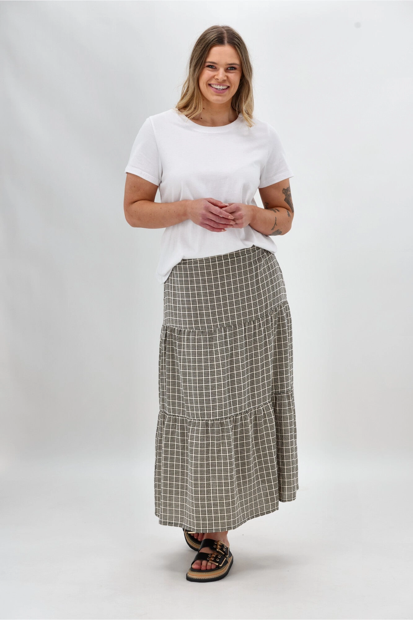 Simple looks Shine On Label Siemina Tiered Skirt Black Natural Check
