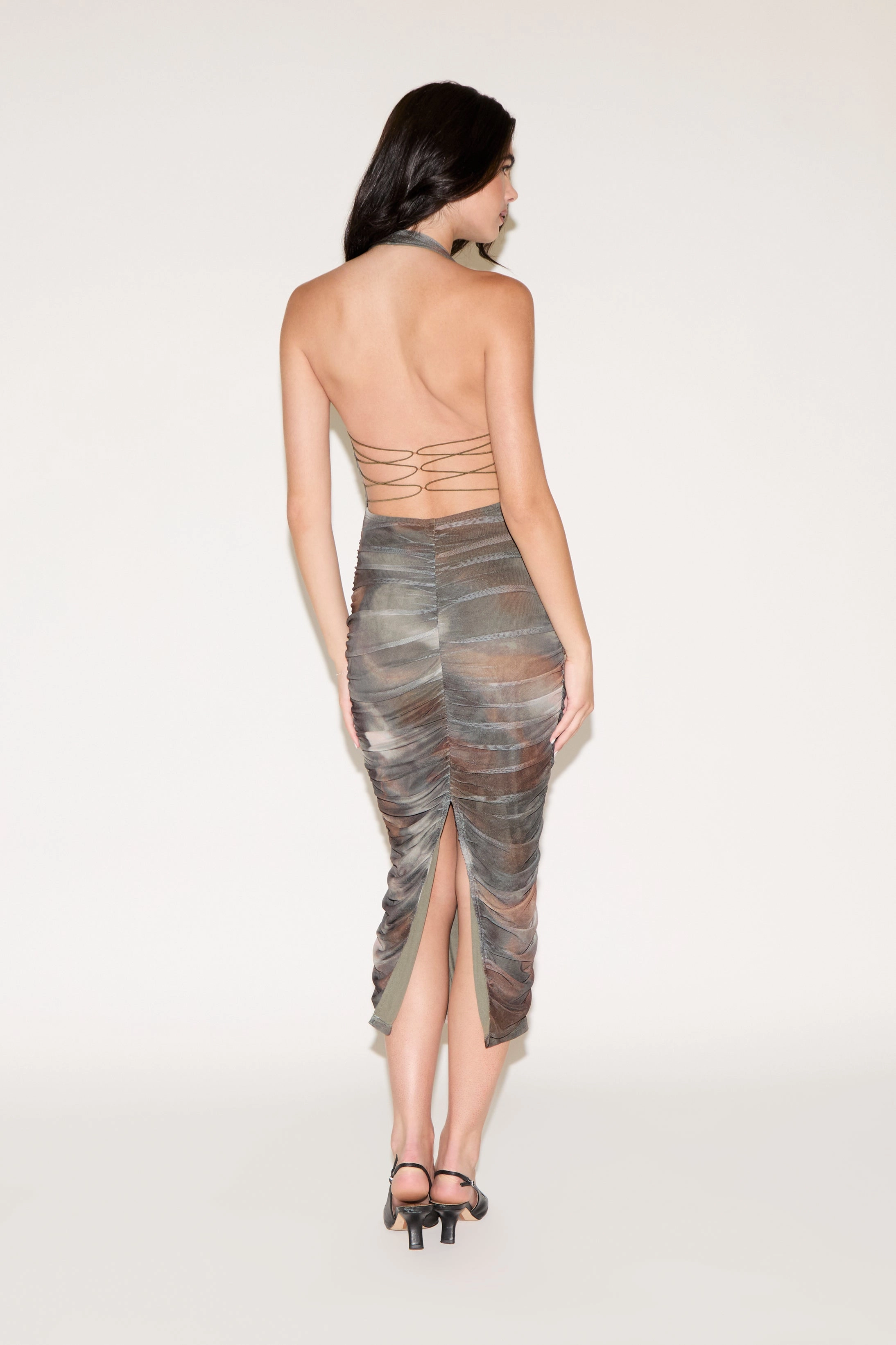 Feminine Cut Light Outfit ABSTRACT PRINT STRAPPY BACK RUCHED MIDI DRESS