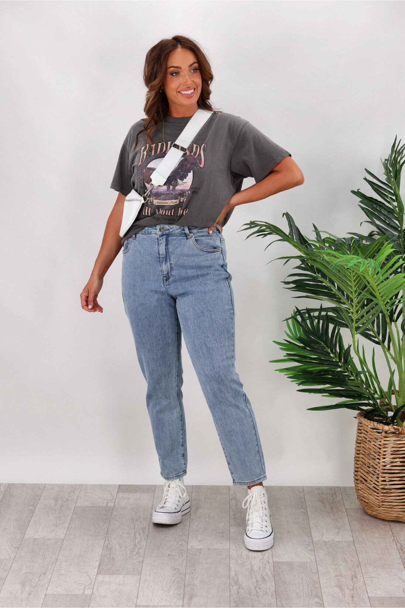 Silent Theory Monica Mom Jean Heritage Blue Holiday Outfit Budget Friendly Postpartum Fit Slim Fit