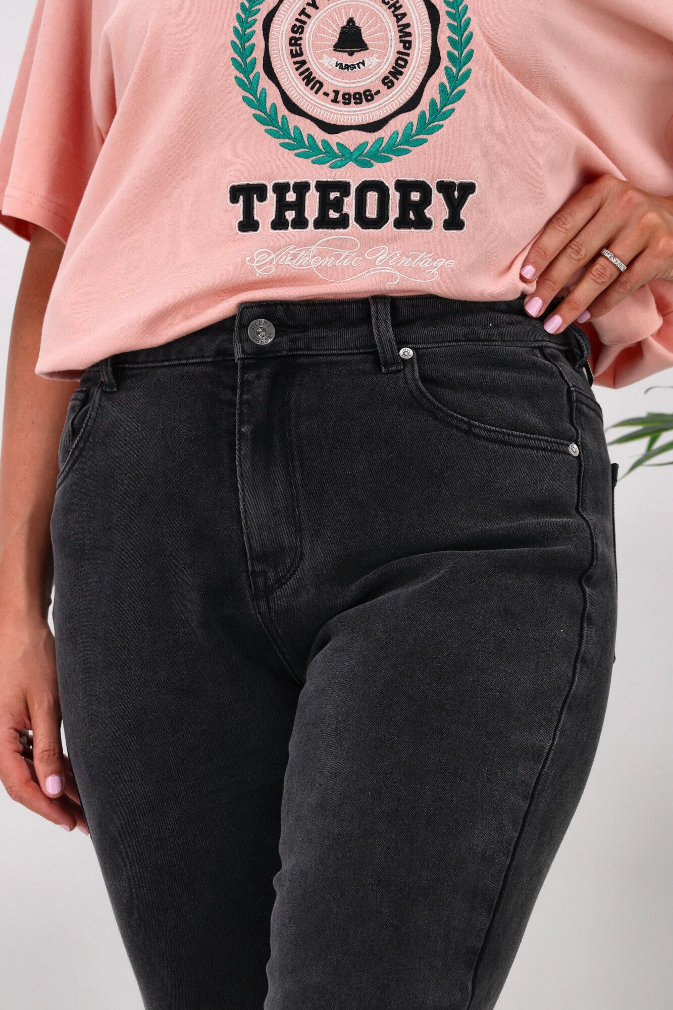 Silent Theory Monica Mom Jean Washed Black For Adults Winter Sports Comfort Fit Waistband