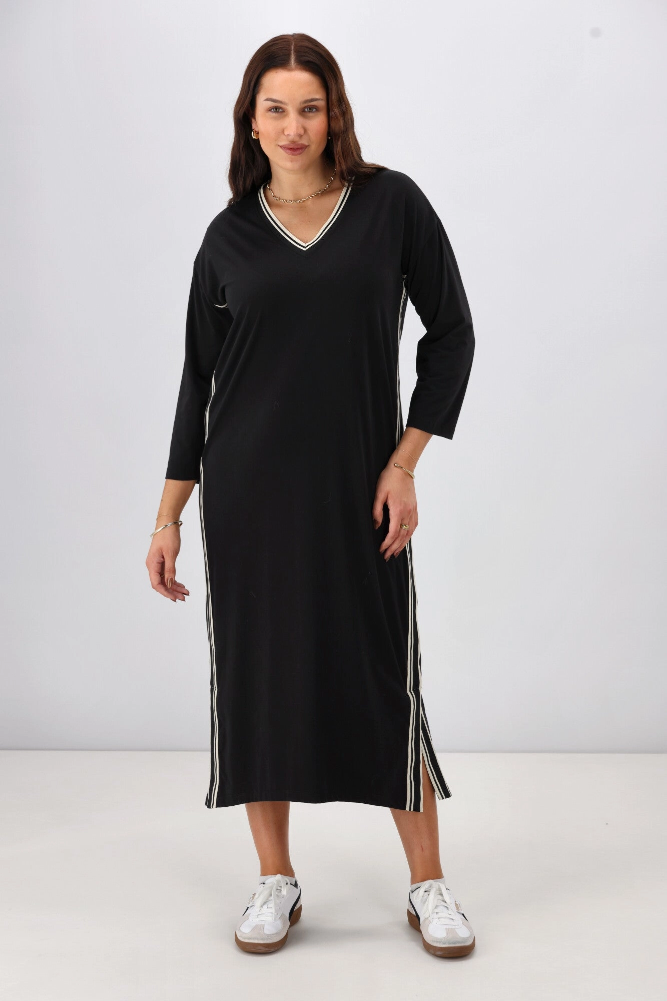 Slit-Hem Elegant formal piece Shine On Label Kiki Knit Dress with Stripe Tape Neck Black