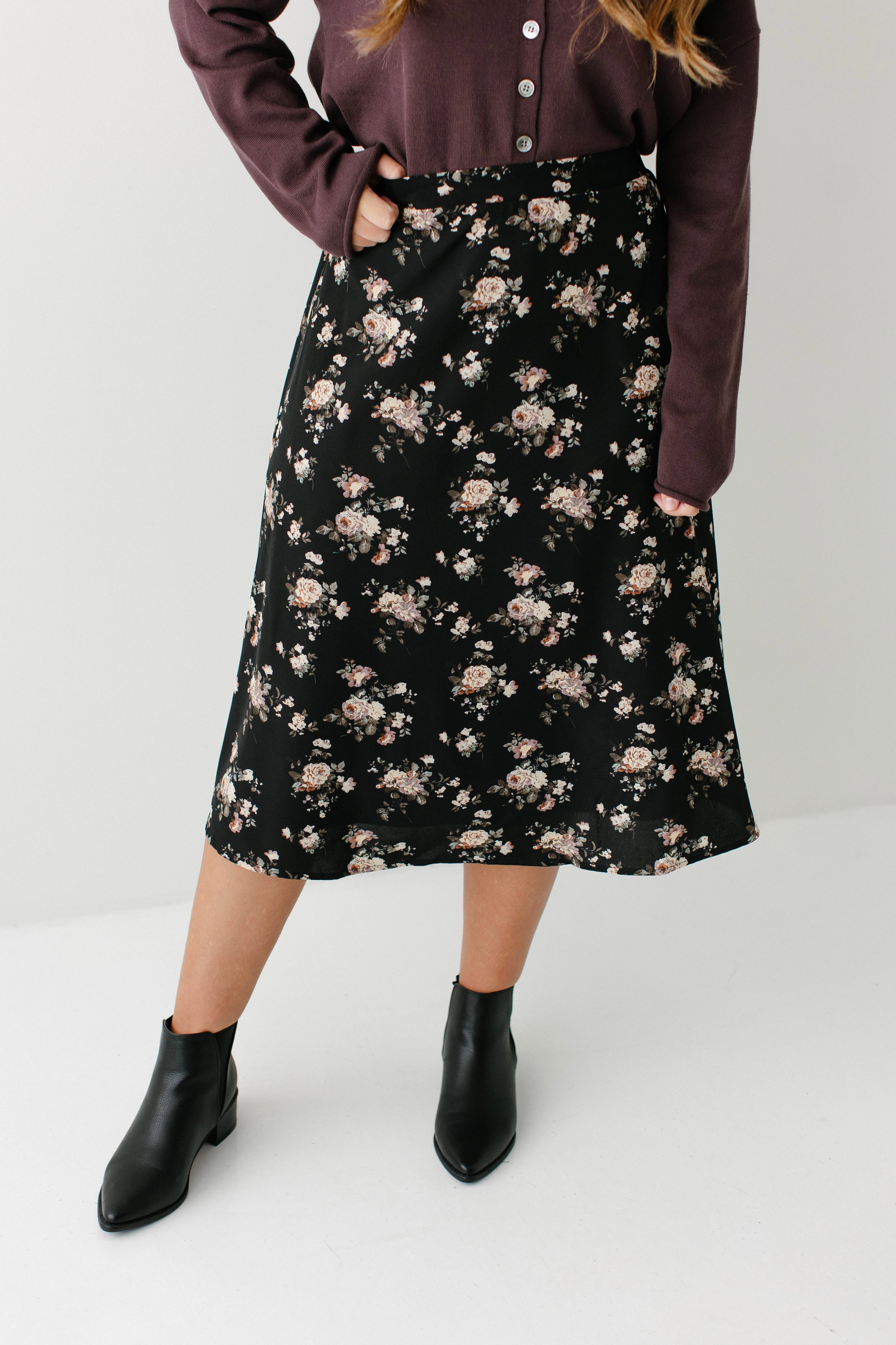 'Annette' Rose Print Midi Skirt Sleek Vibe