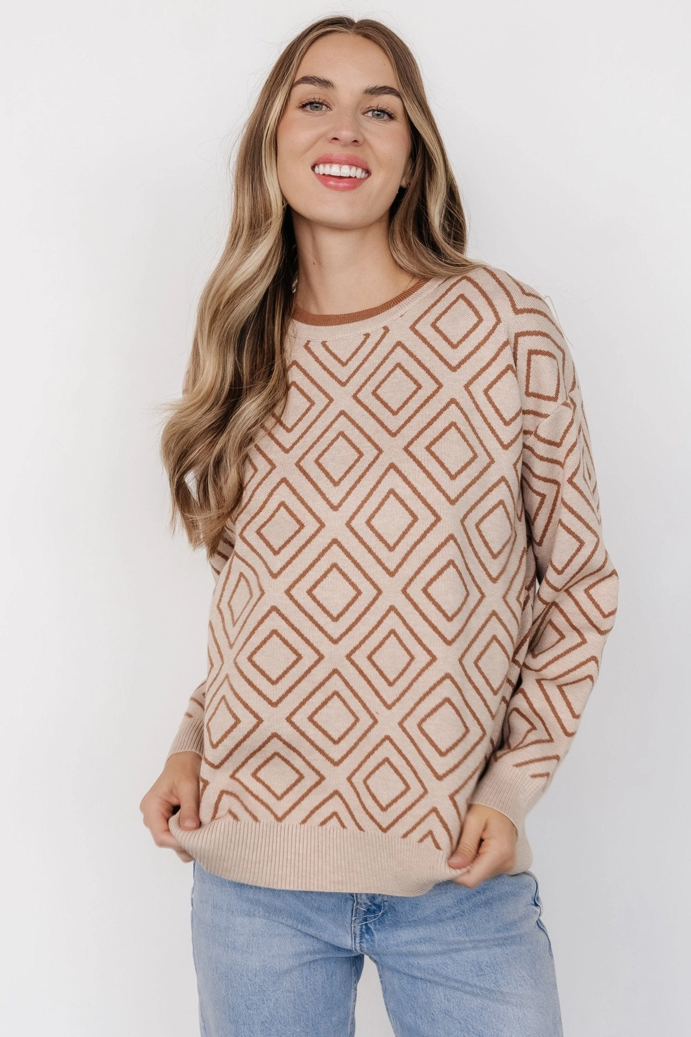 Asther Diamond Sweater | Oatmeal   Camel Sleek Comfort