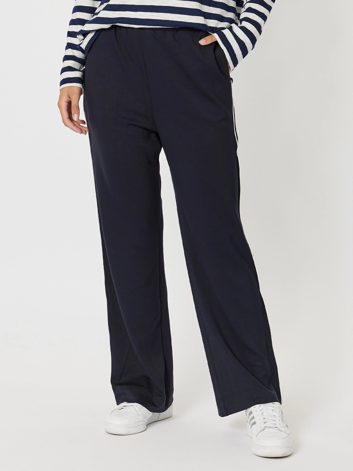 Layering Essential Casual Stretch Design Threadz Urban Track Pant Navy