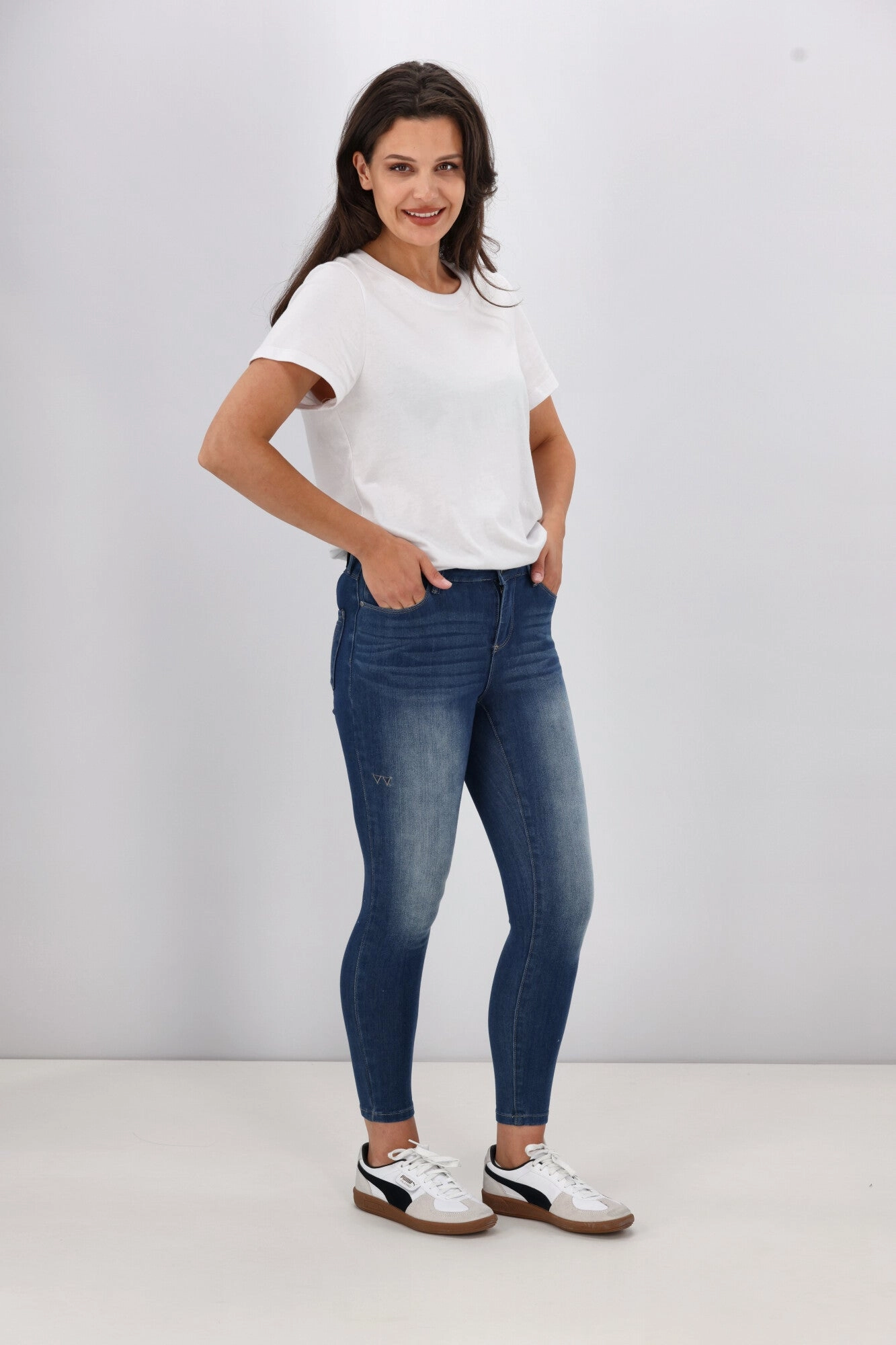 Flexible Stretch Material High Waist Shine On Label Sculpt Denim Cropped Jean True Blue Wash