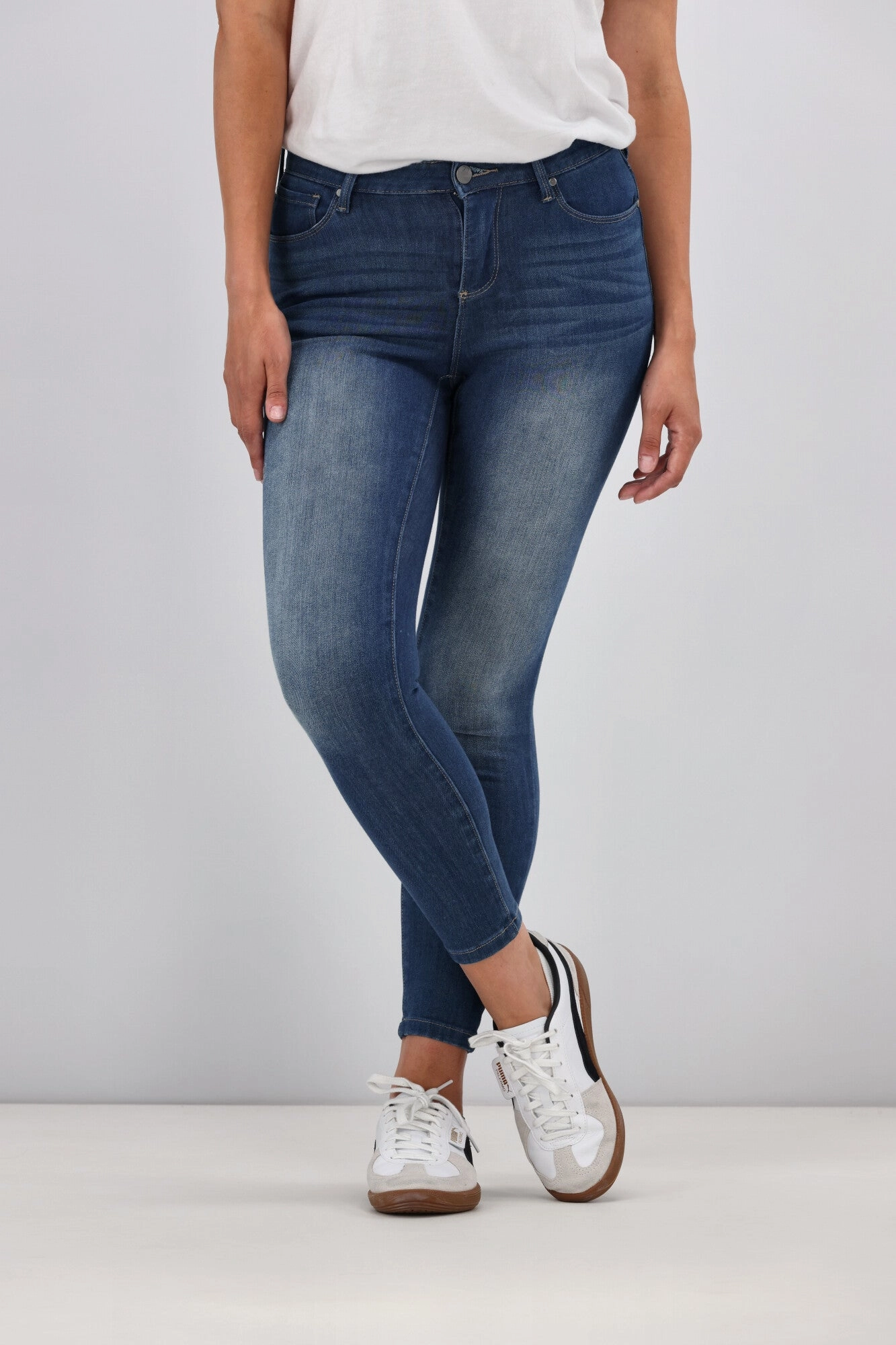 Shine On Label Sculpt Denim Cropped Jean True Blue Wash Quick Release Moisture Management