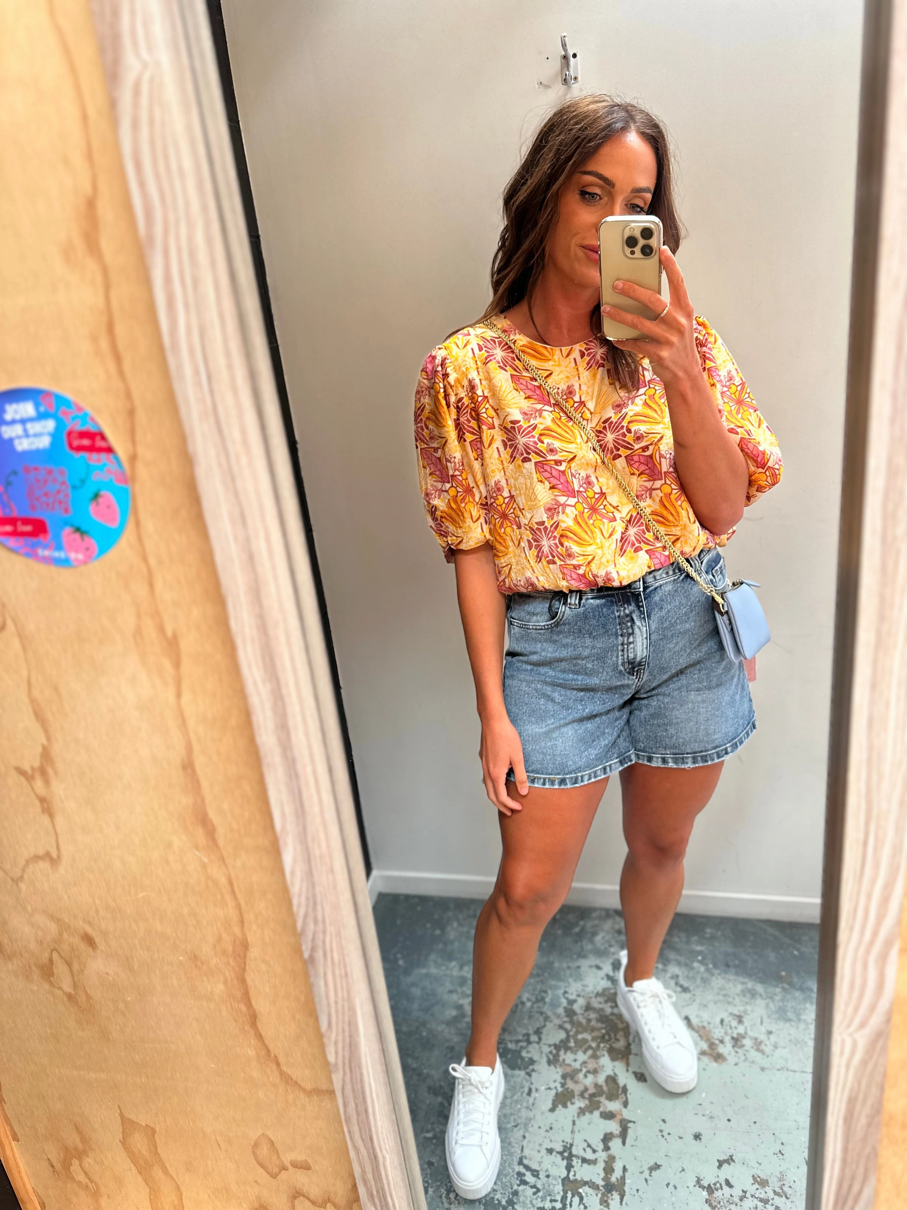 Shine On Label Kaden Vintage Denim Shorts Washed Indigo Light Motion Fit surfing gear