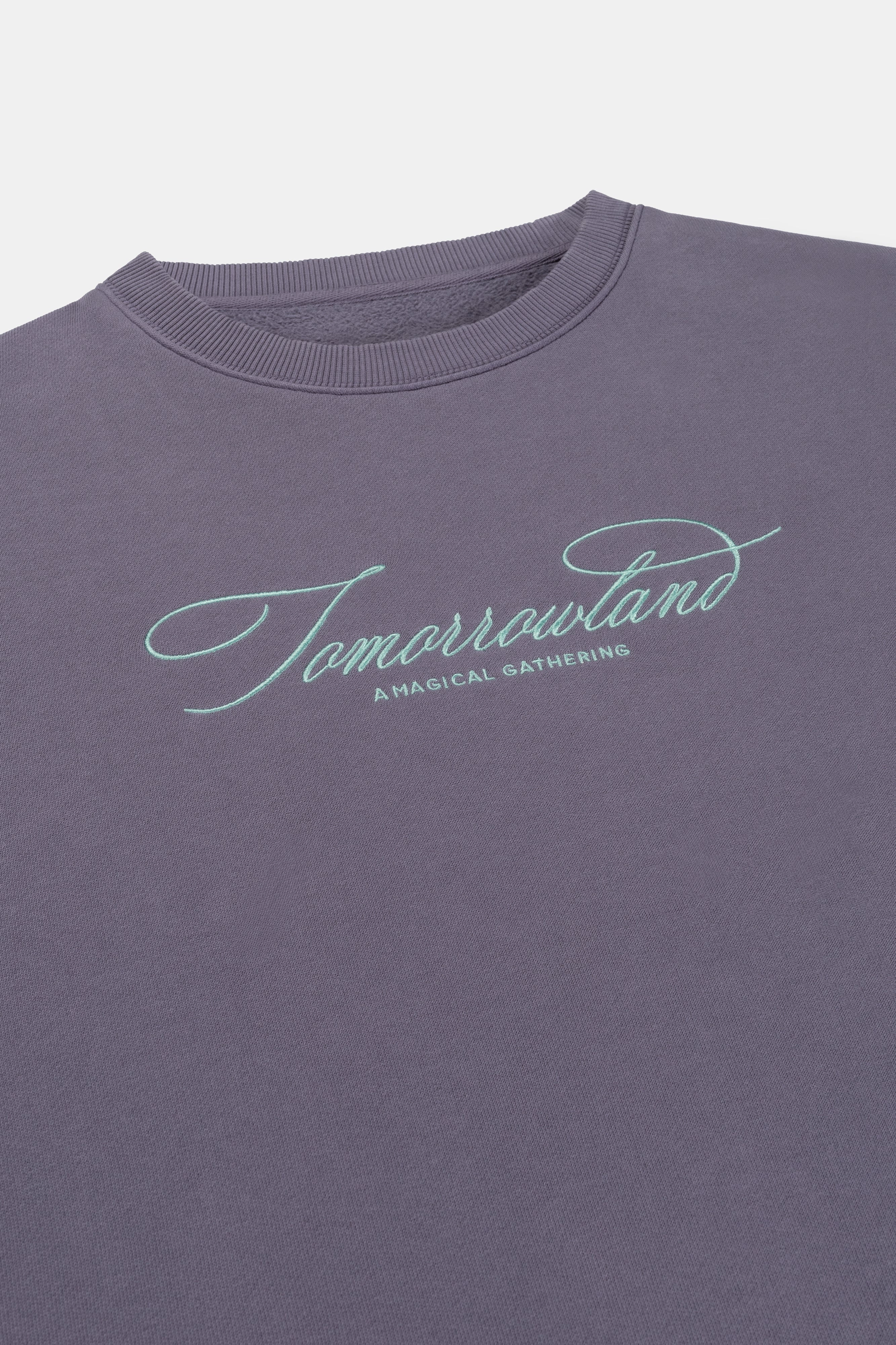 MAGICAL GATHERING SWEATSHIRT Layered Must-Have