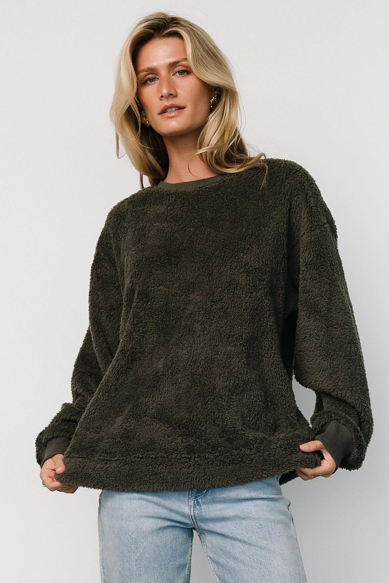 Brina Teddy Crewneck | Charcoal Gray Thermal Insulation Design