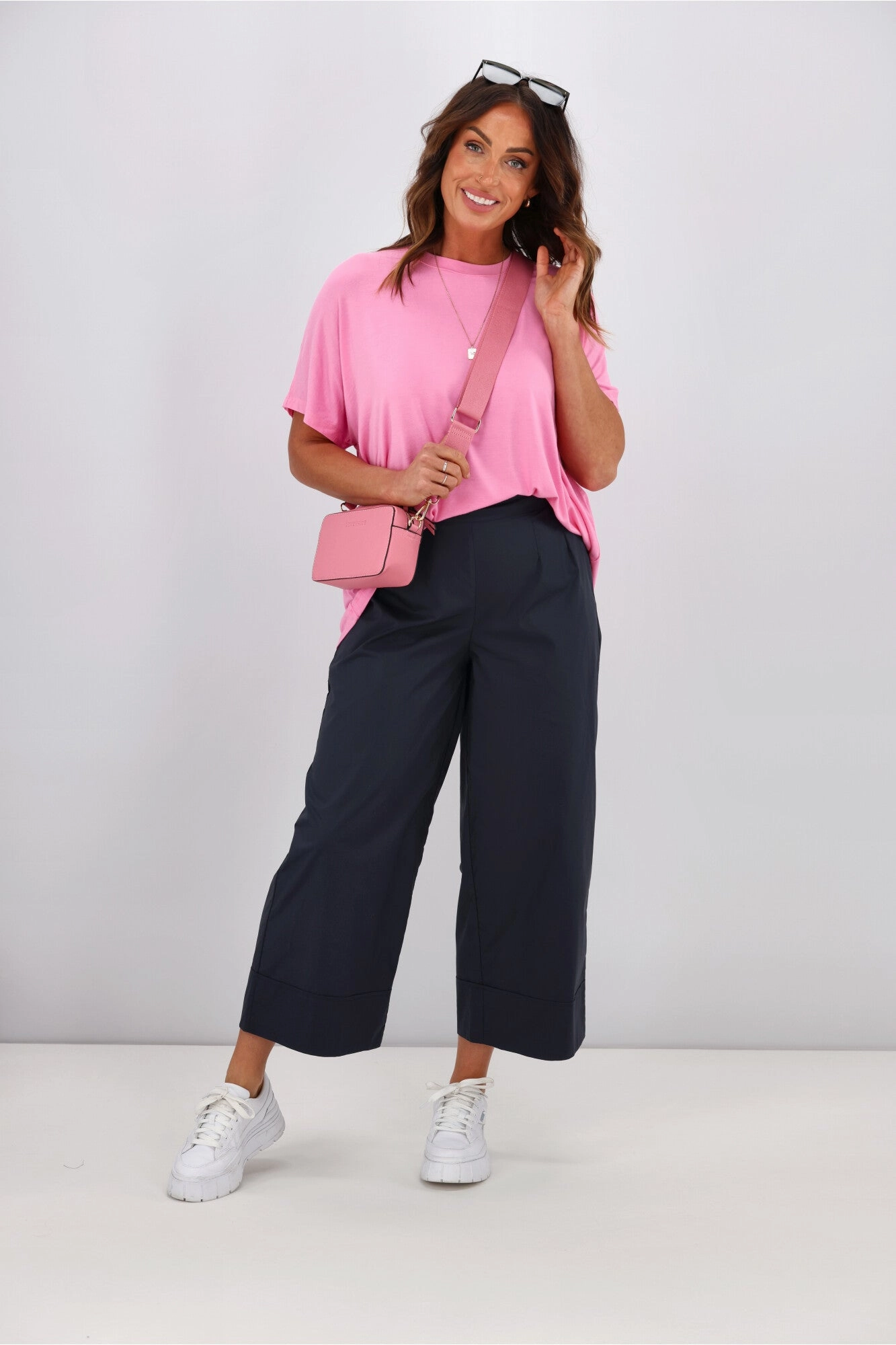 Sleek Comfort Wear Body-Hugging Design Tirelli Classic Pant Navy