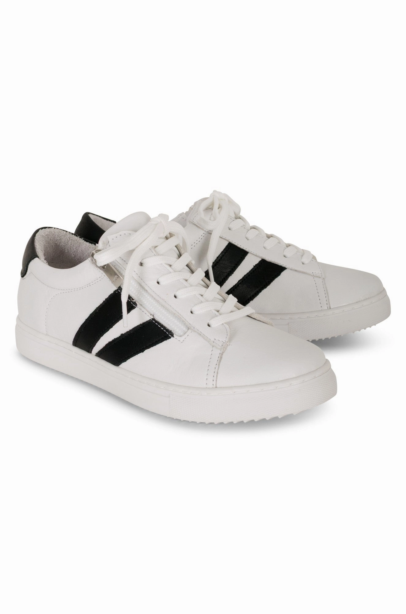 Action Fit Orthotic friendly Sneaker | WHITE/BLACK | ULTIMATE B1