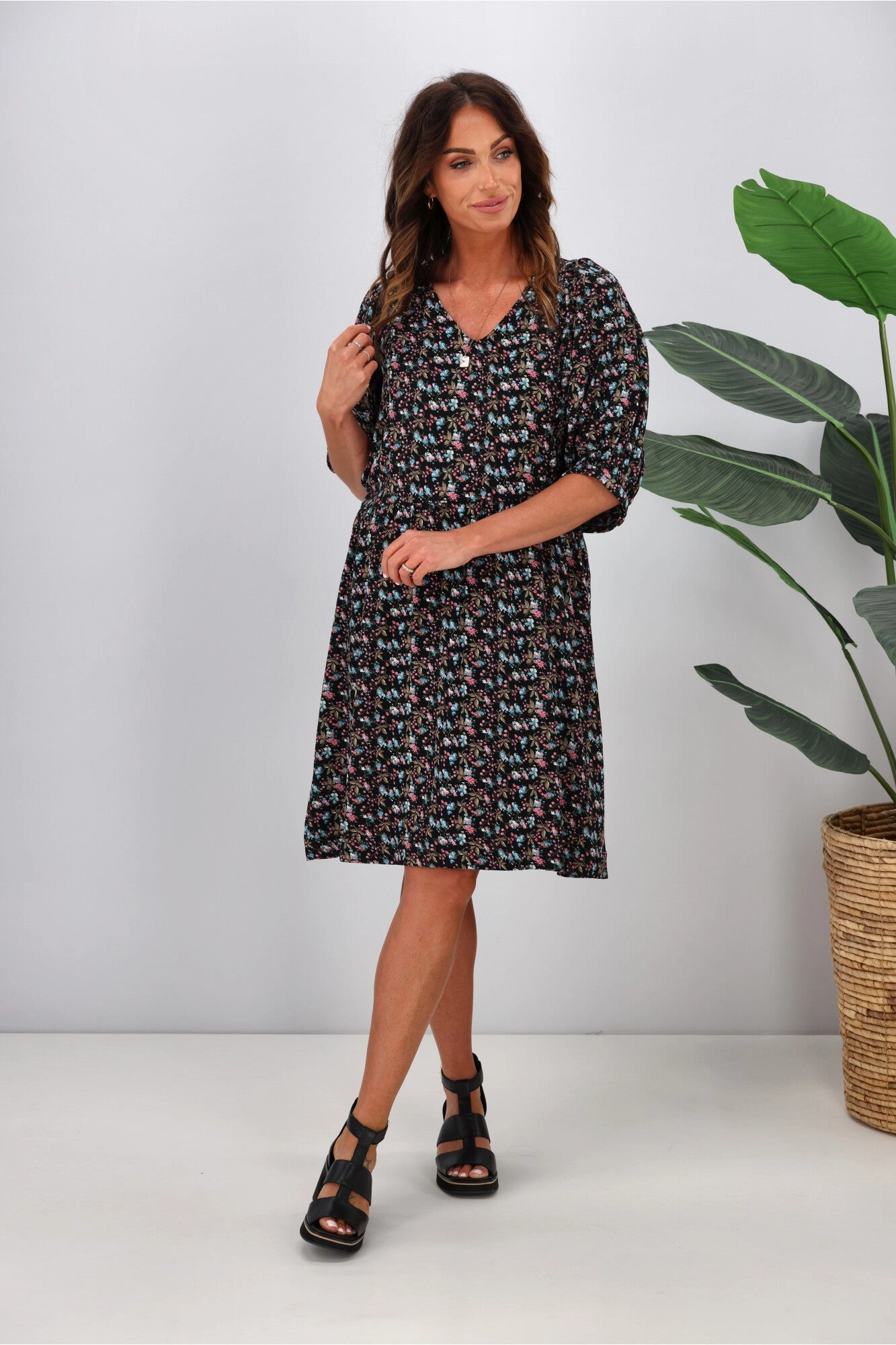 Shape Hug Korean Trend Shine On Label Nova Puff Sleeve Dress Black Ditsy