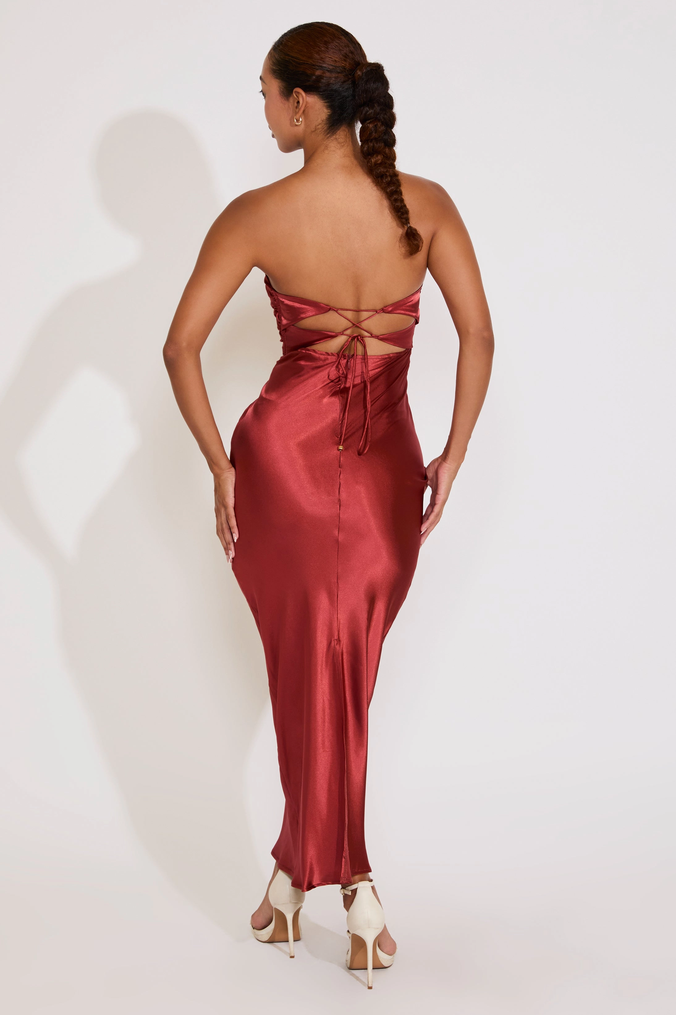 STRAPLESS TWIST FRONT SATIN MAXI DRESS WITH CUTOUT All Layer Smart Vibe