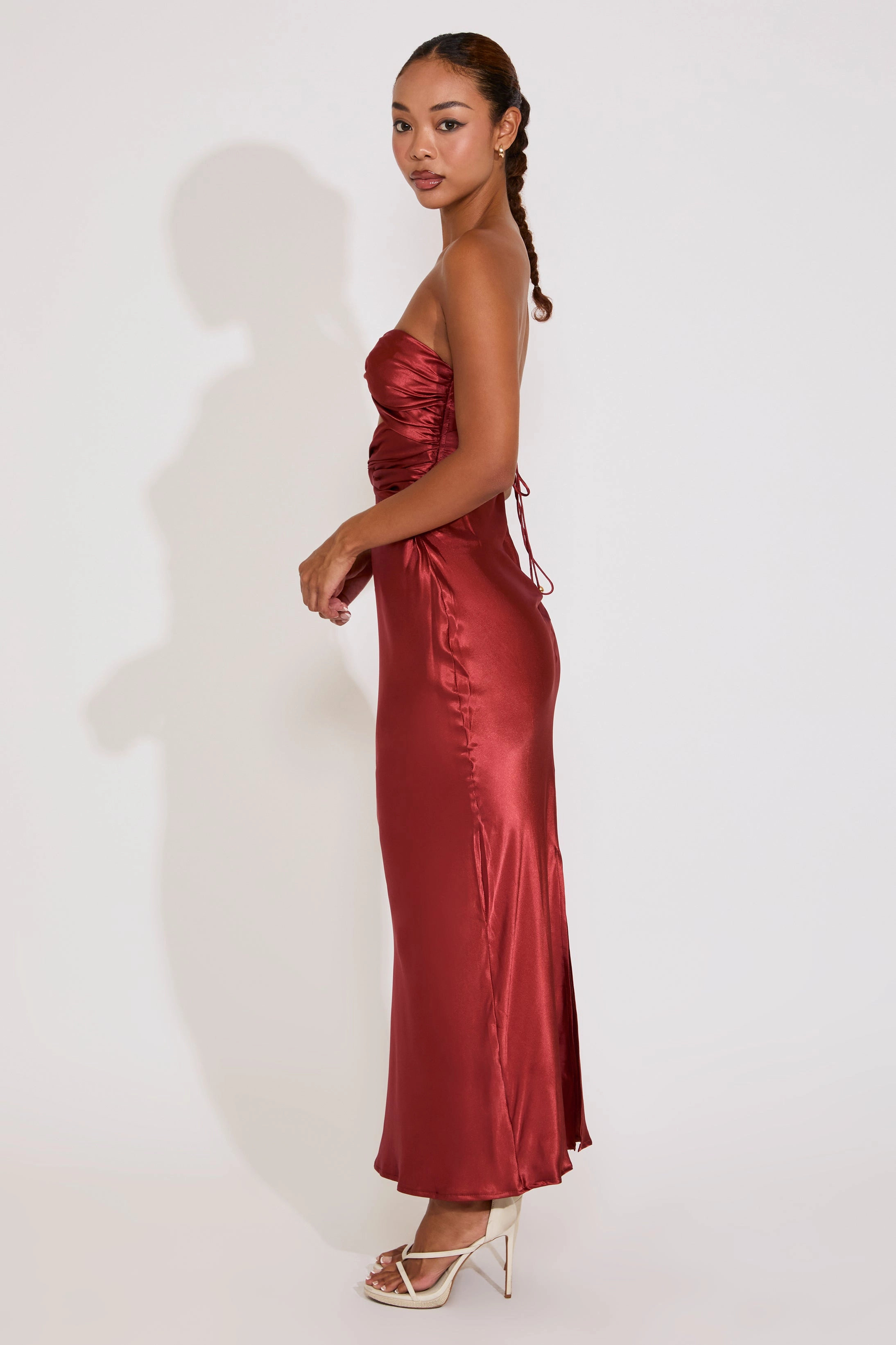 STRAPLESS TWIST FRONT SATIN MAXI DRESS WITH CUTOUT Mood Casual