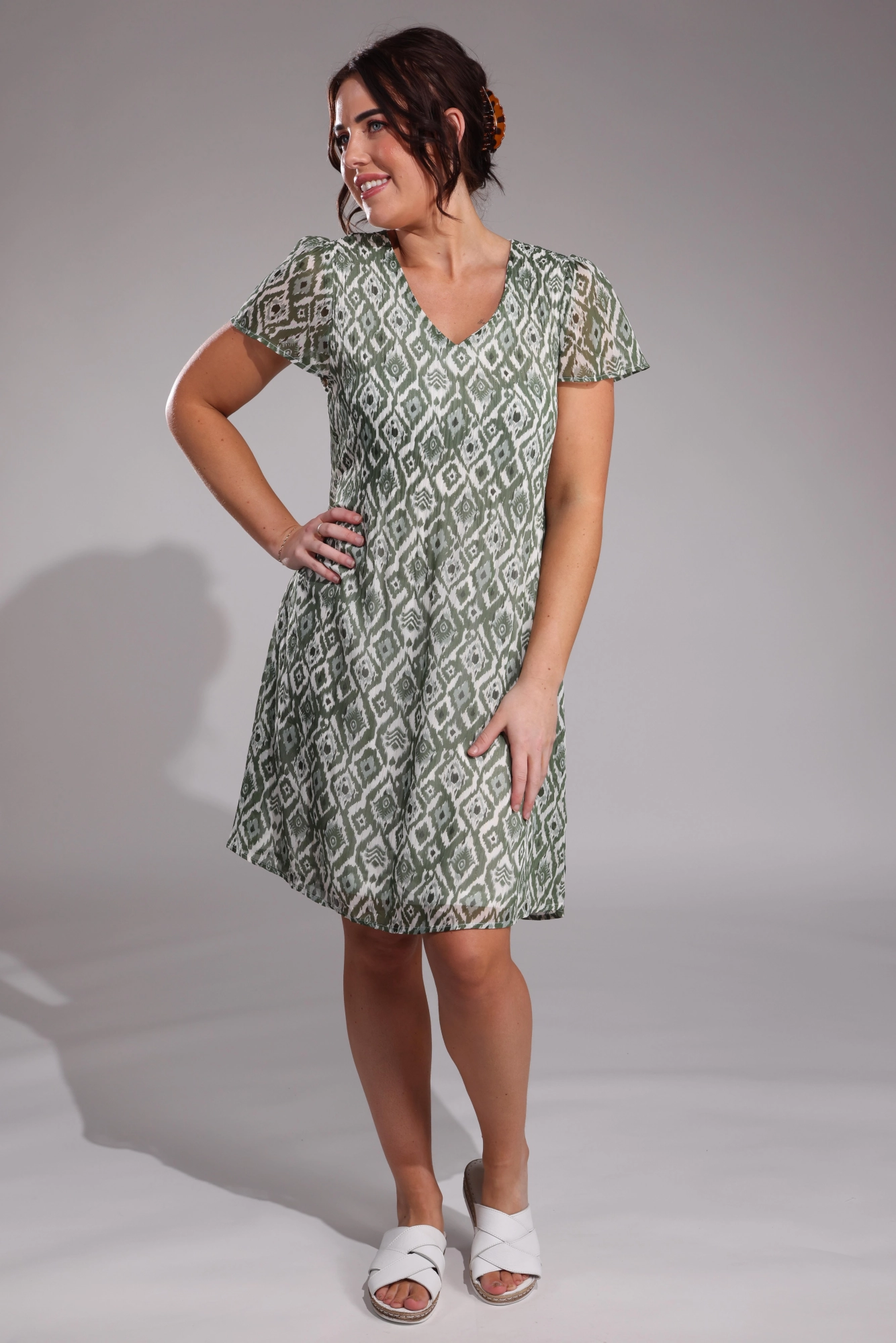 Business casual Cruise-Wear Mini pleat printed Chiffon Dress | Sage Ivory Diamonds | 8575A1
