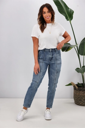 Travel Outfit Wrinkle Resistant Shine On Label Hudson Utility Straight Jean Washed Blue