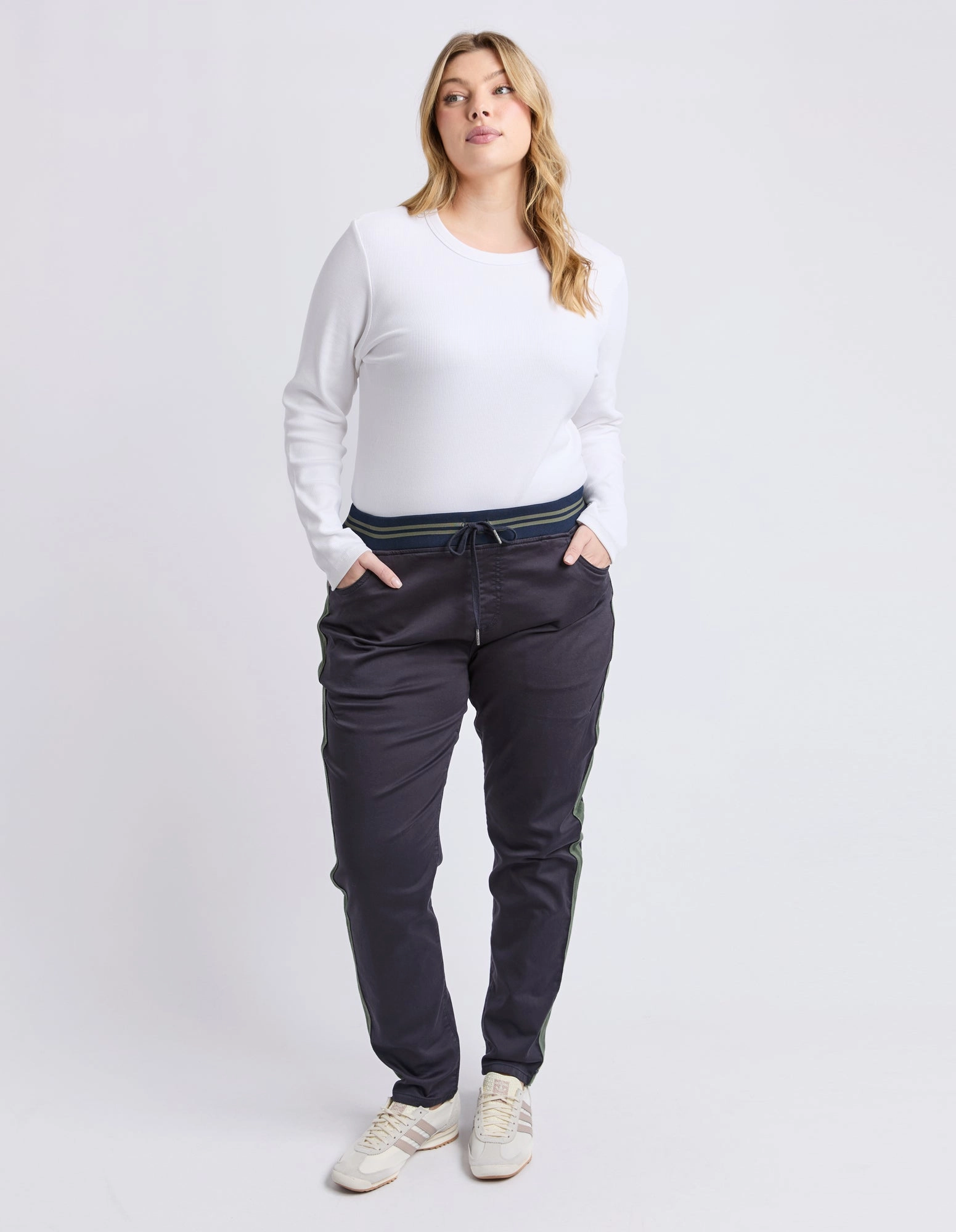 Sporty Stretch Wear Modern Basic Elm Margo Jogger With Side Tape Navy With Khaki Tape