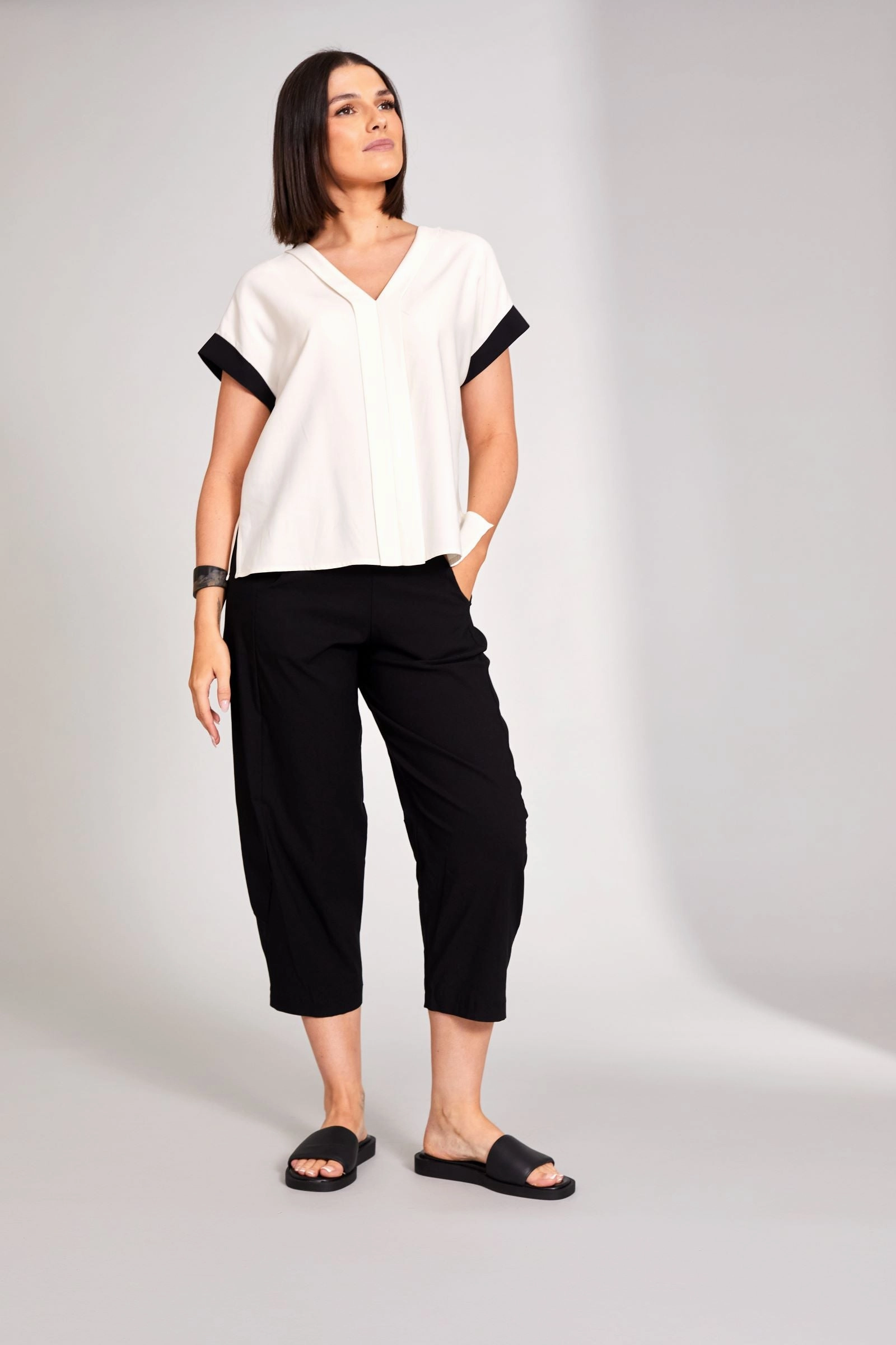Peruzzi - S24503 Slouch Crop Pant All Season Comfort waistband