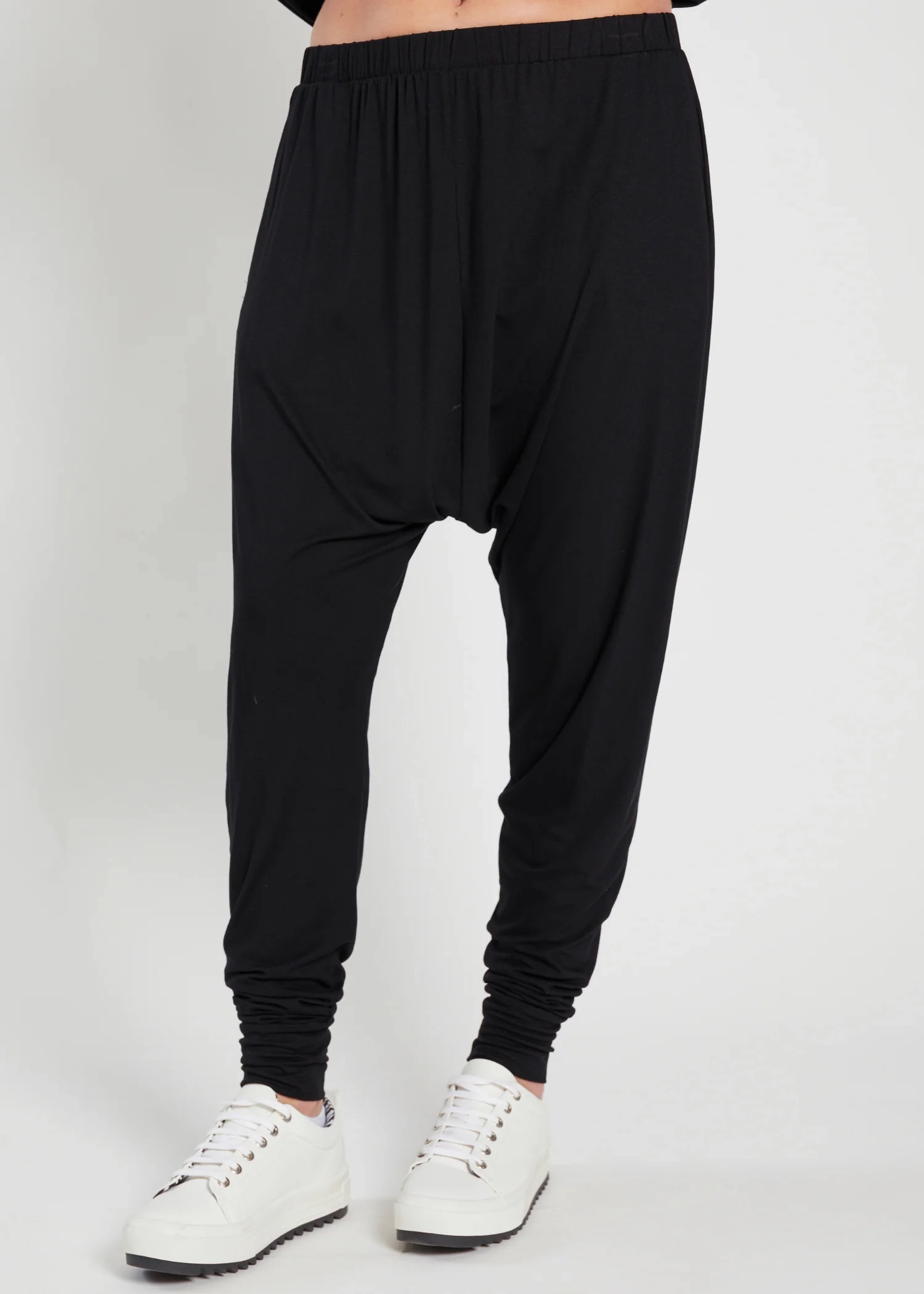 Understudy - 4055 The Drop Pant Temperature Regulating Fabric Seasonal Basic