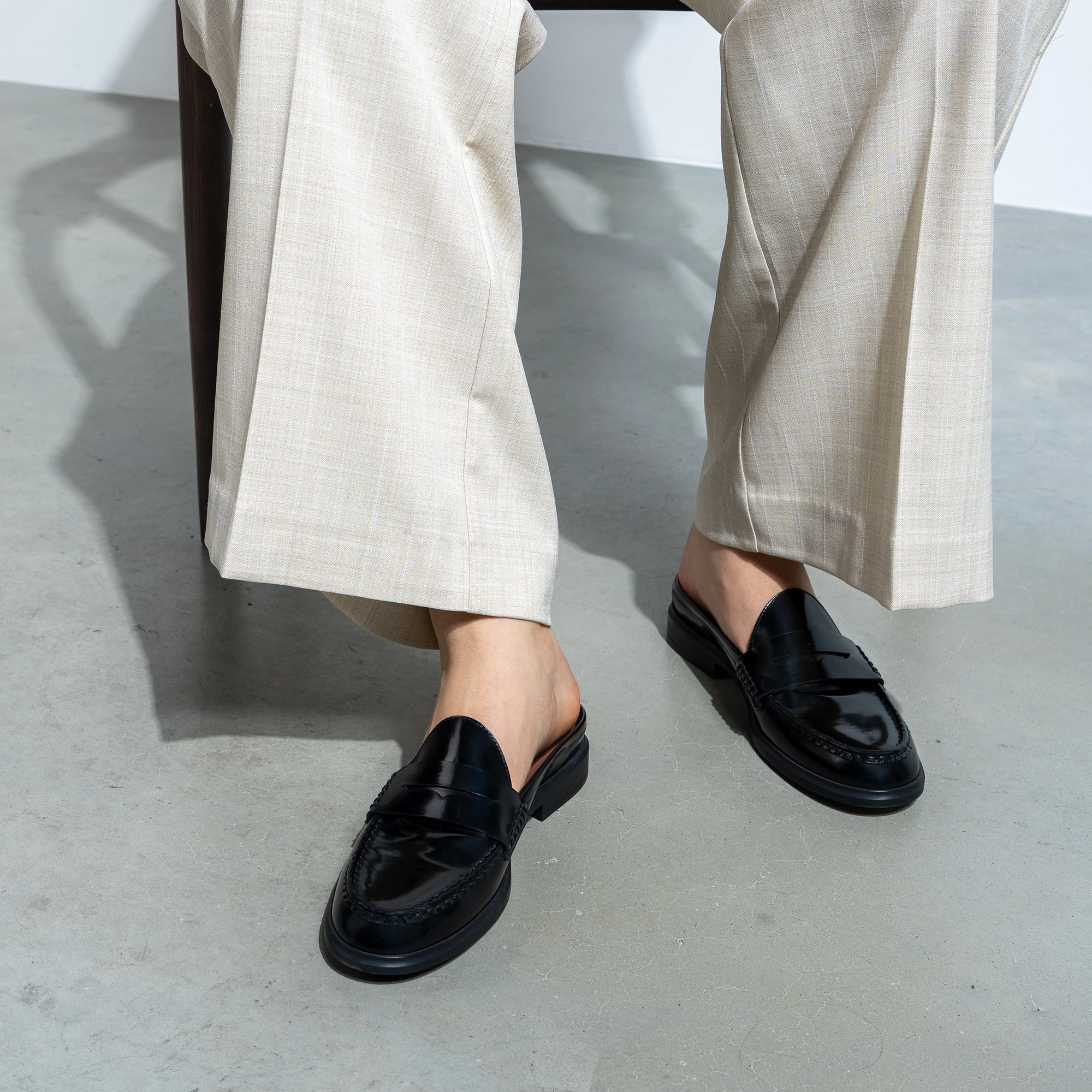 Long Life Vend?me Blandine black spazzolato leather mules