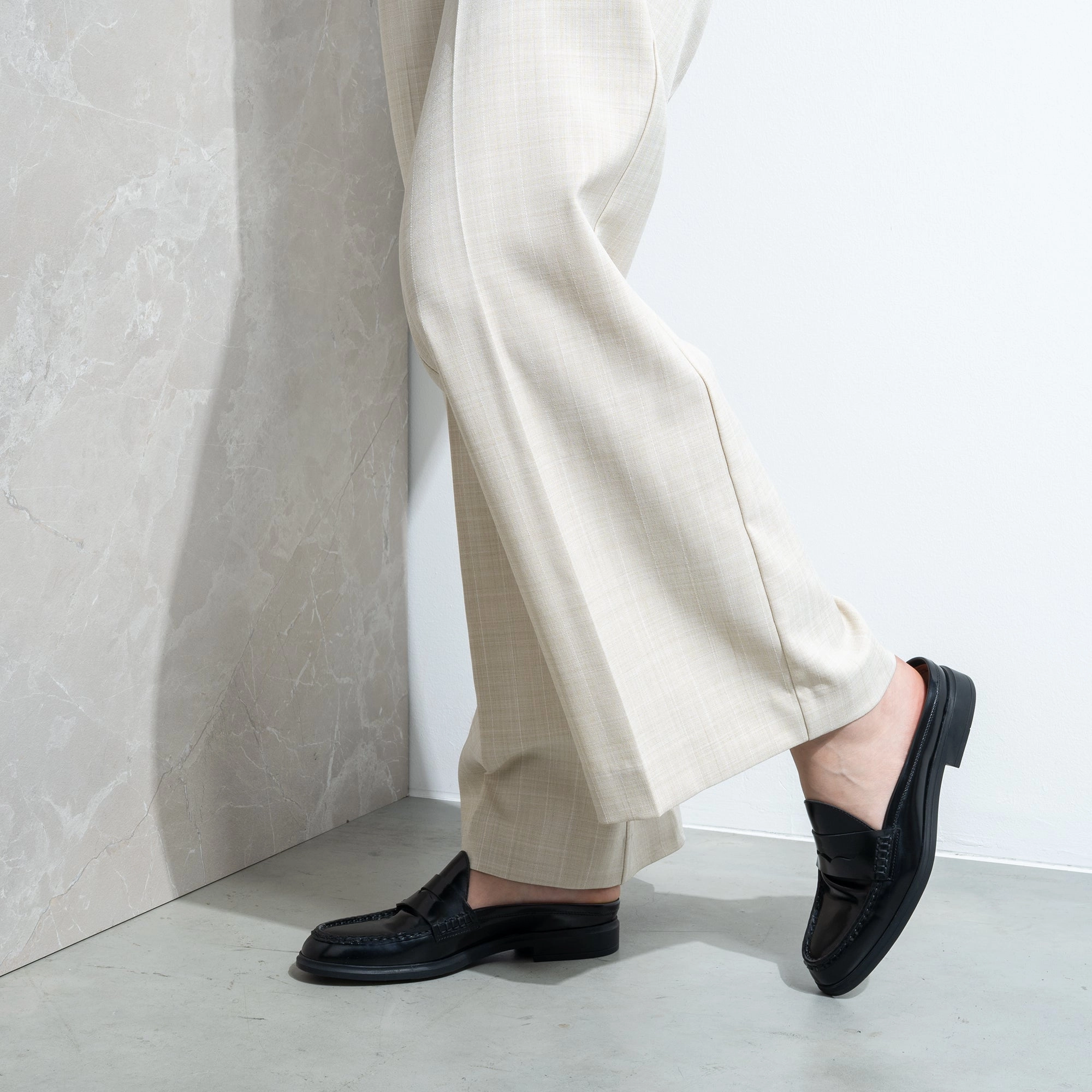 Arch support Art Cut Vend?me Blandine black spazzolato leather mules